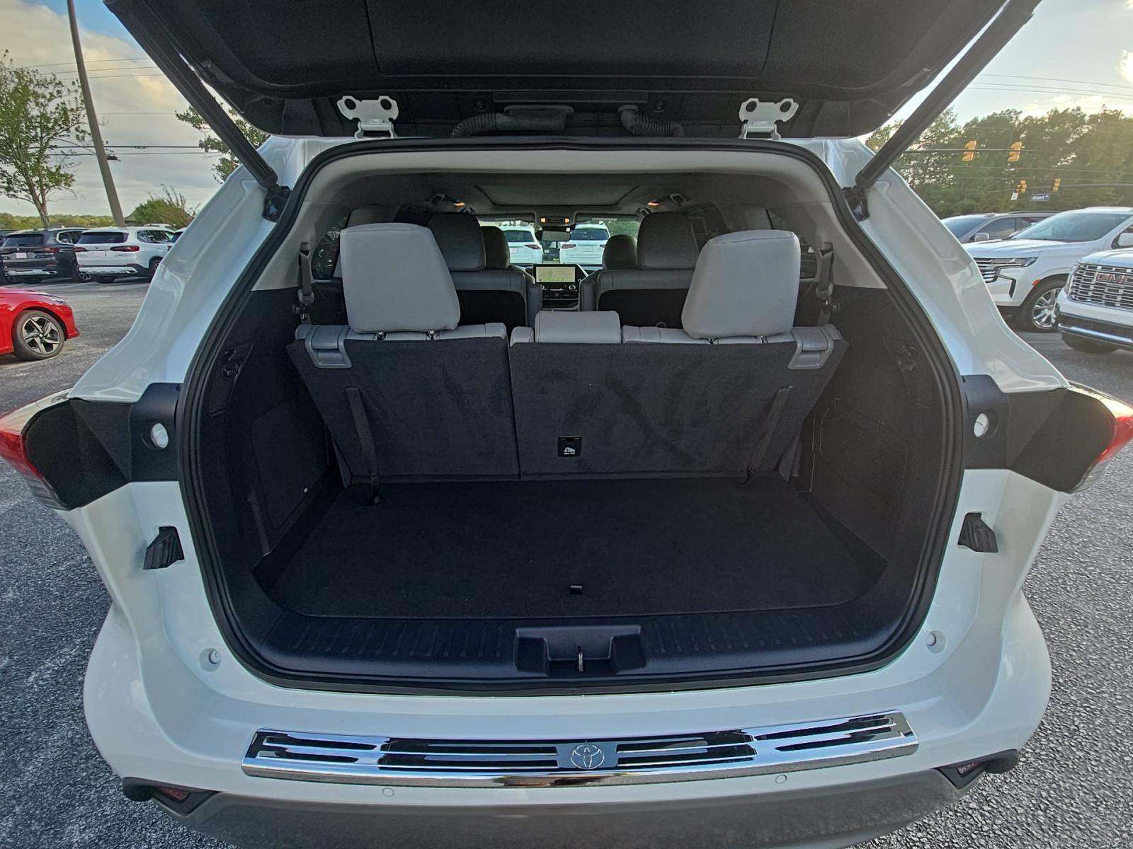 2023 Toyota Highlander Platinum FWD