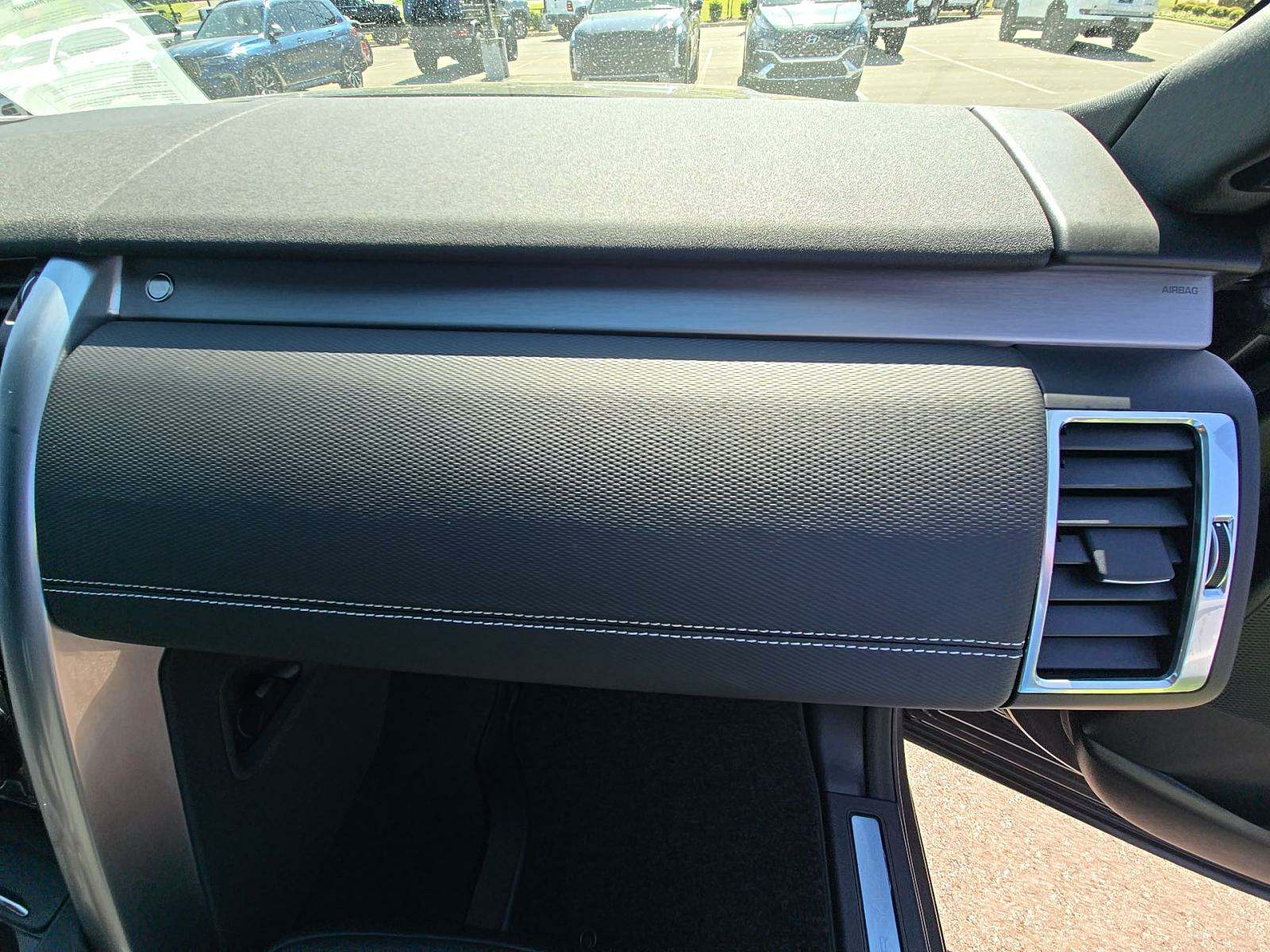 2024 Land Rover Discovery Dynamic SE AWD