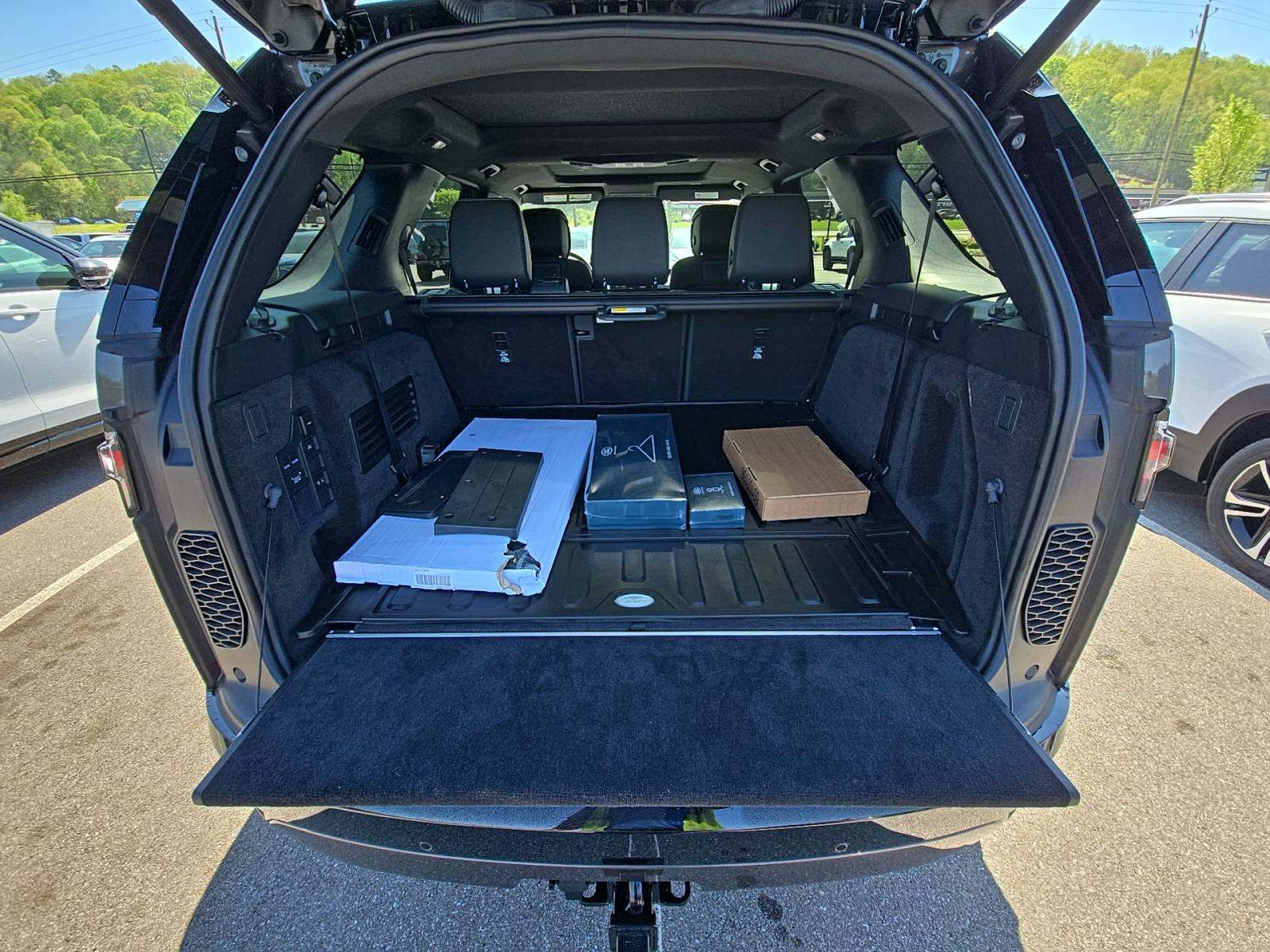 2024 Land Rover Discovery Dynamic SE AWD