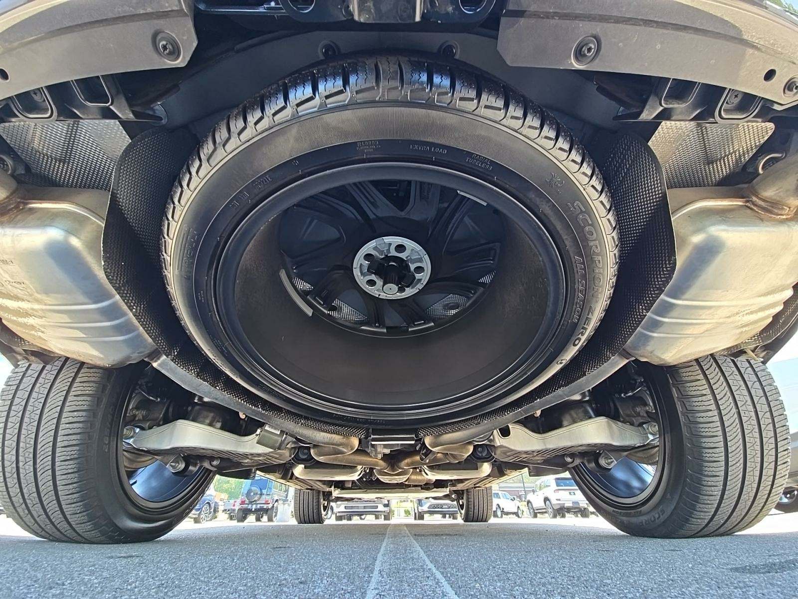 2024 Land Rover Discovery Dynamic SE AWD