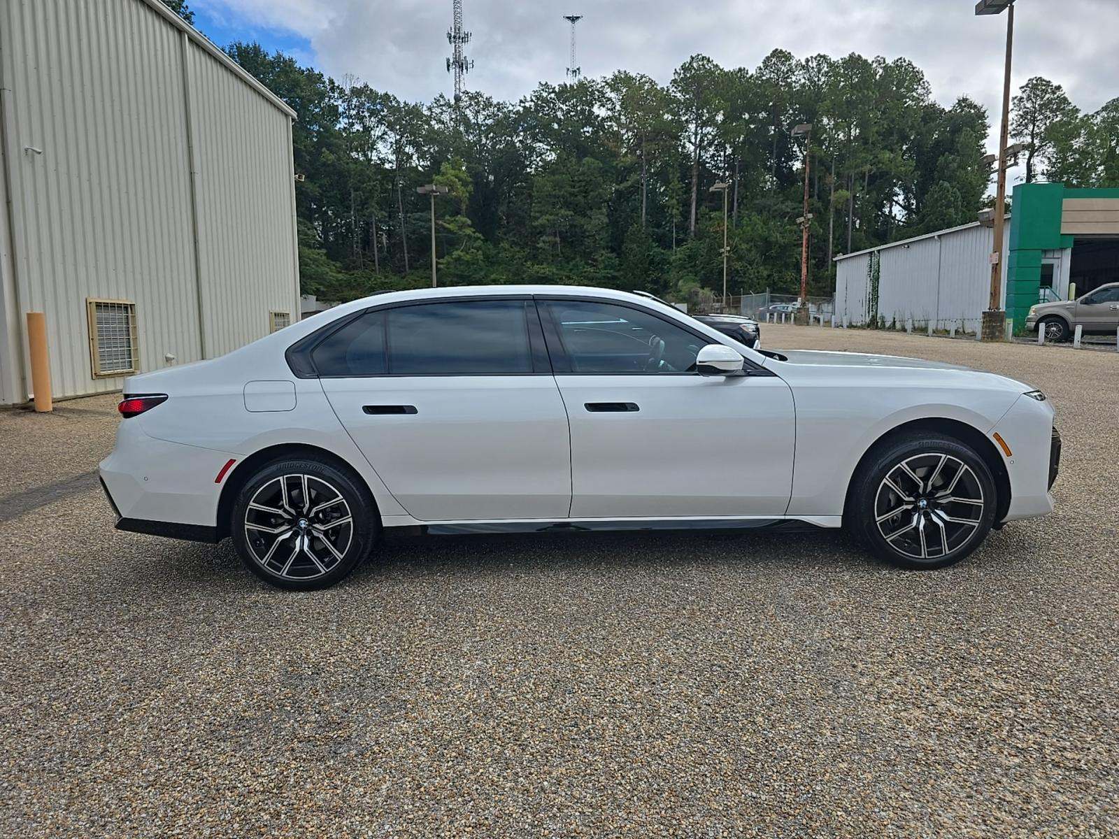 2023 BMW 7 Series 740i RWD
