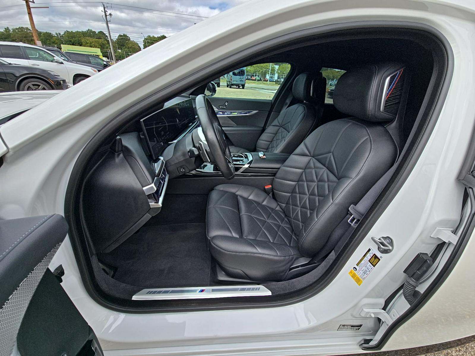 2023 BMW 7 Series 740i RWD