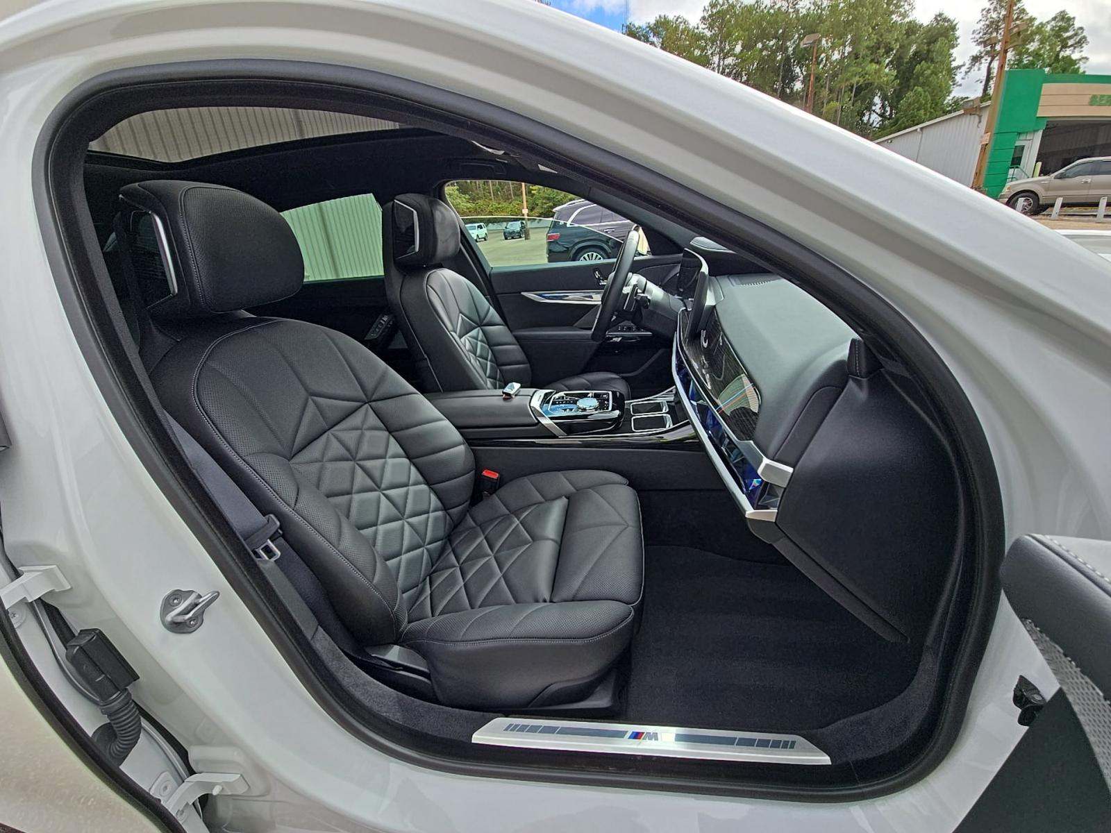 2023 BMW 7 Series 740i RWD