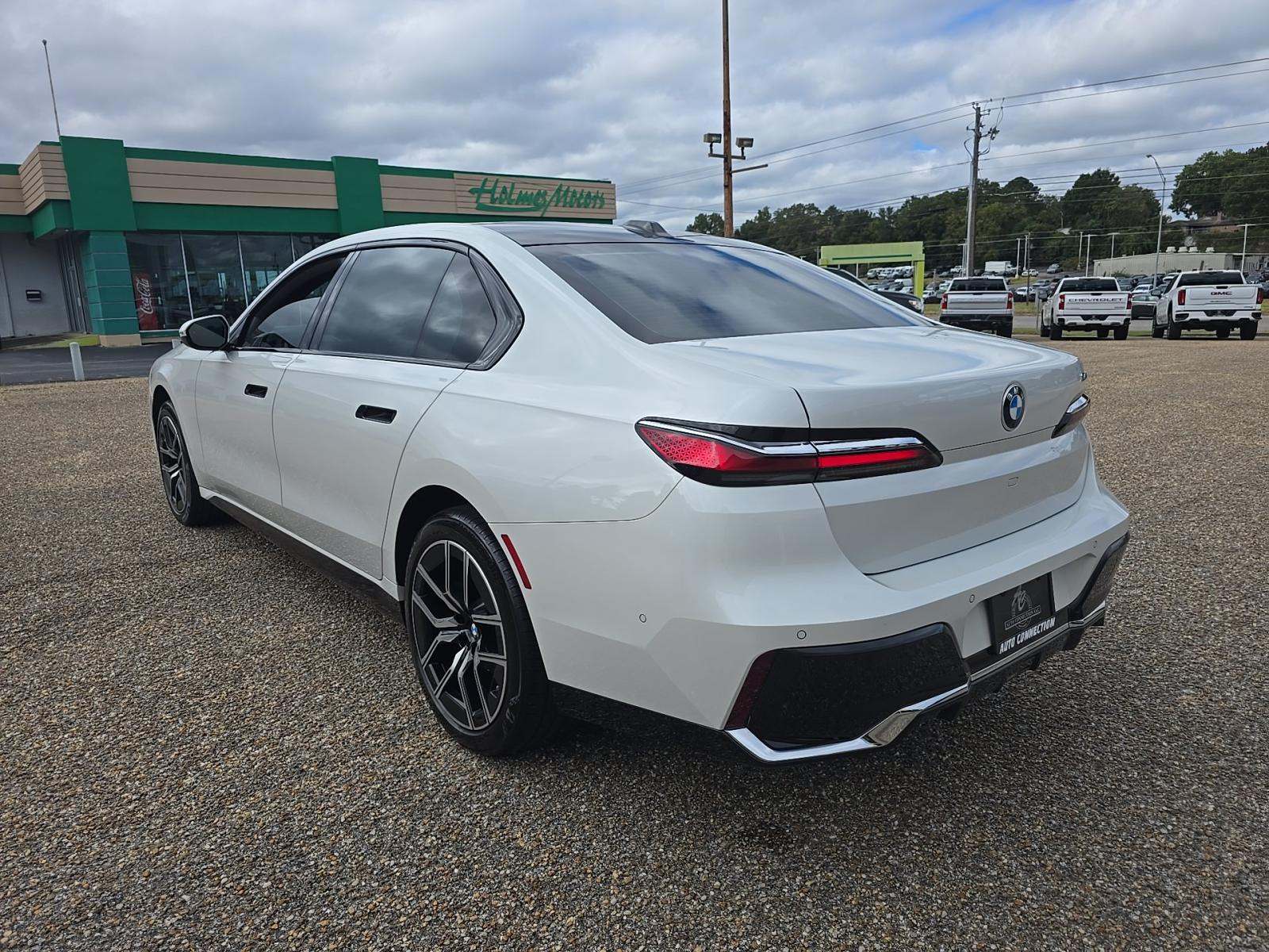 2023 BMW 7 Series 740i RWD