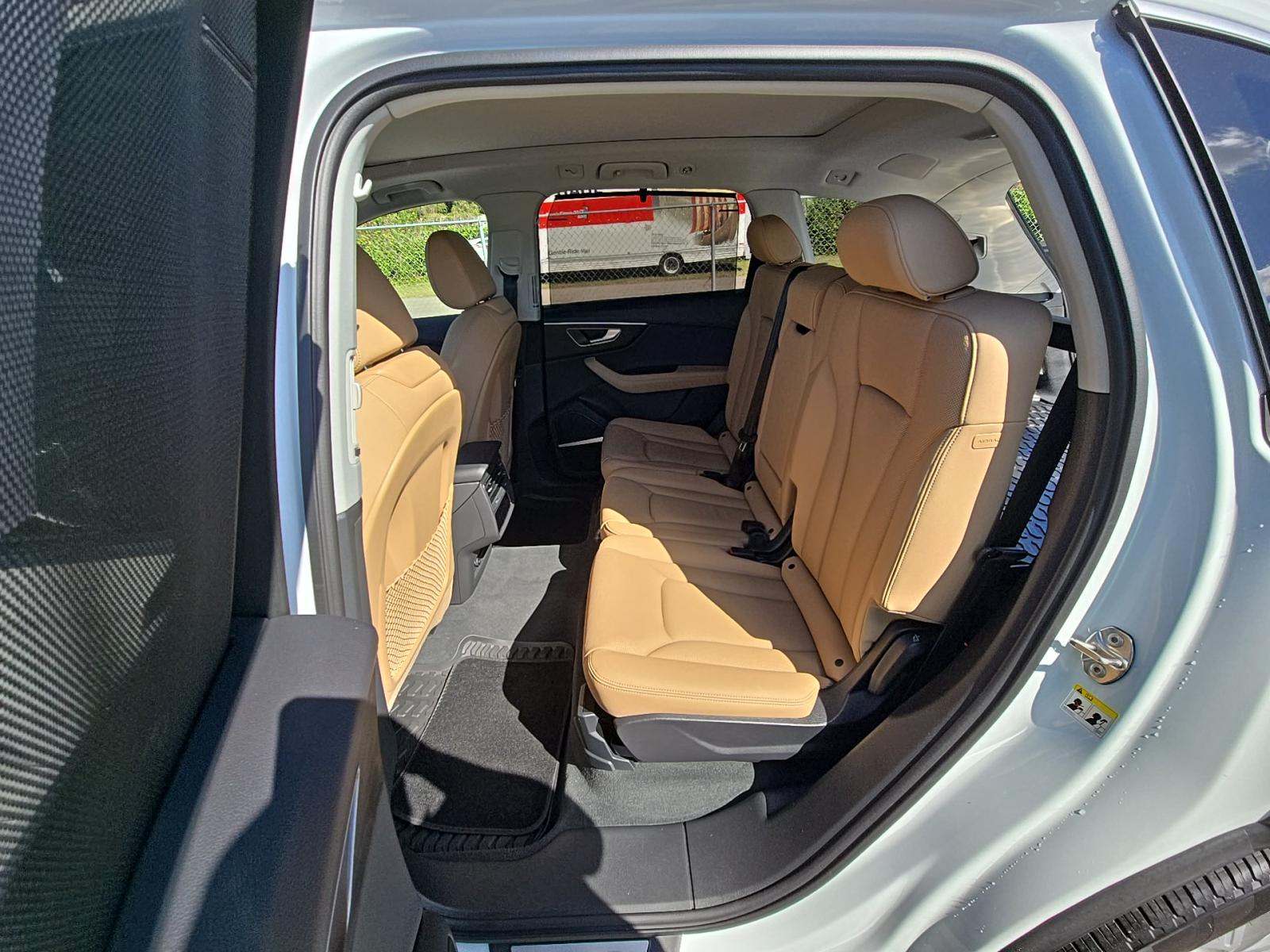 2025 Audi Q7 Premium Plus AWD