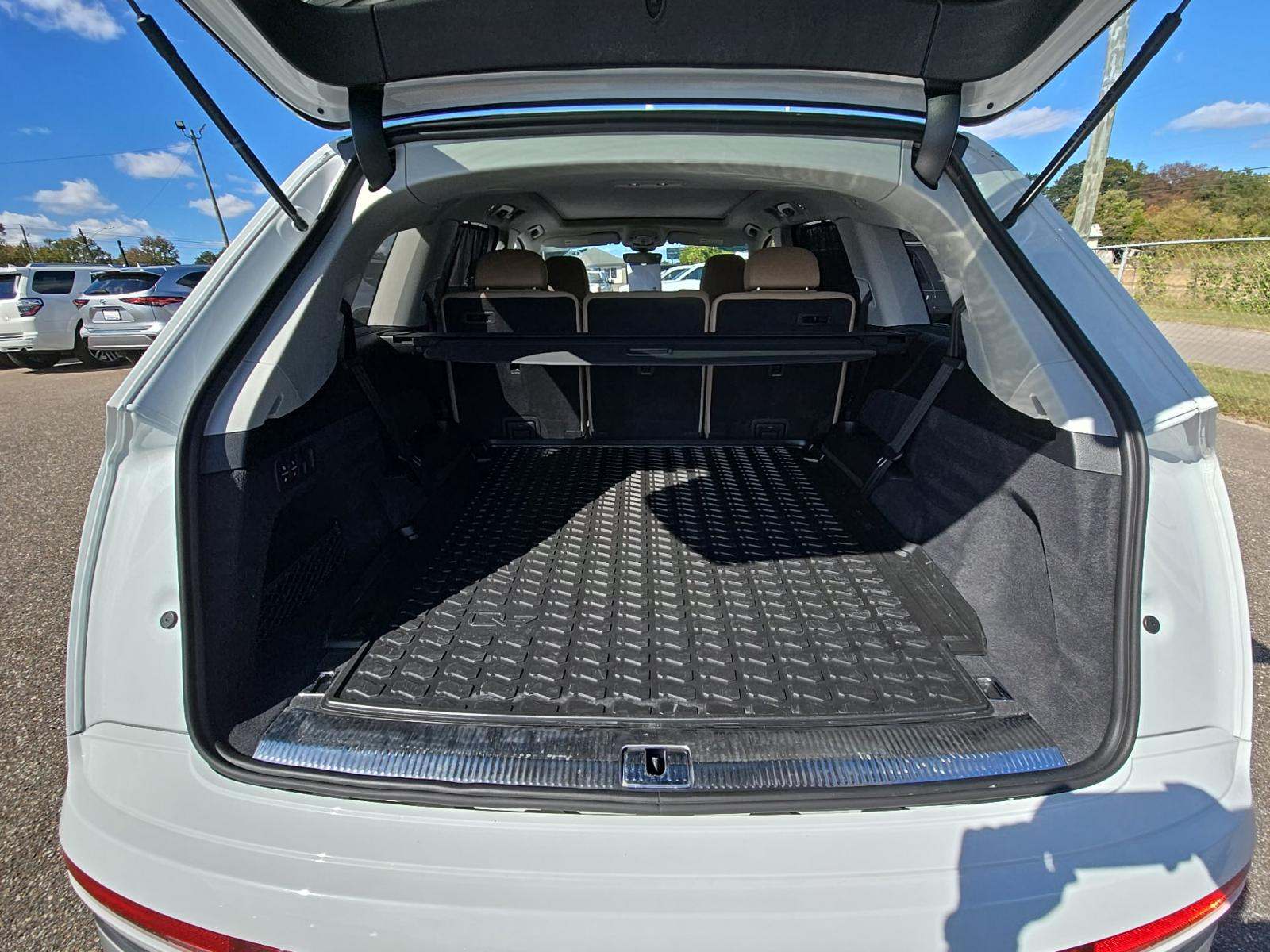 2025 Audi Q7 Premium Plus AWD