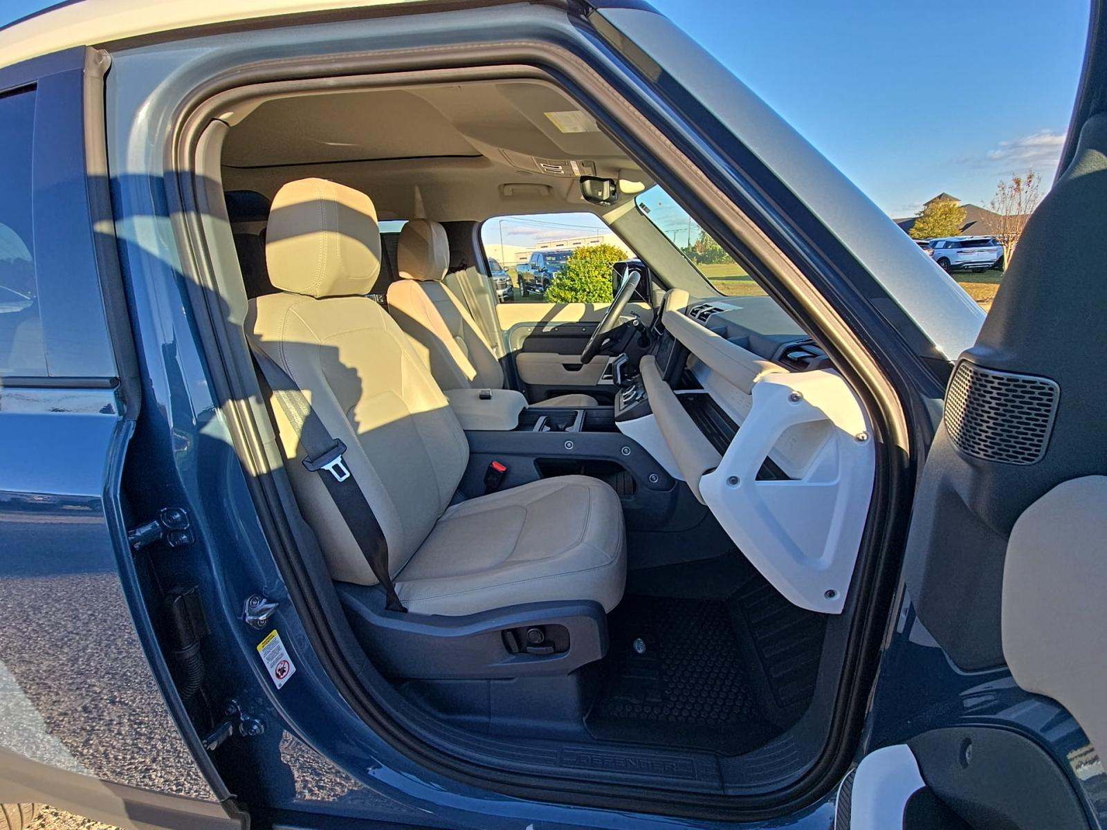 2023 Land Rover Defender 110 SE AWD