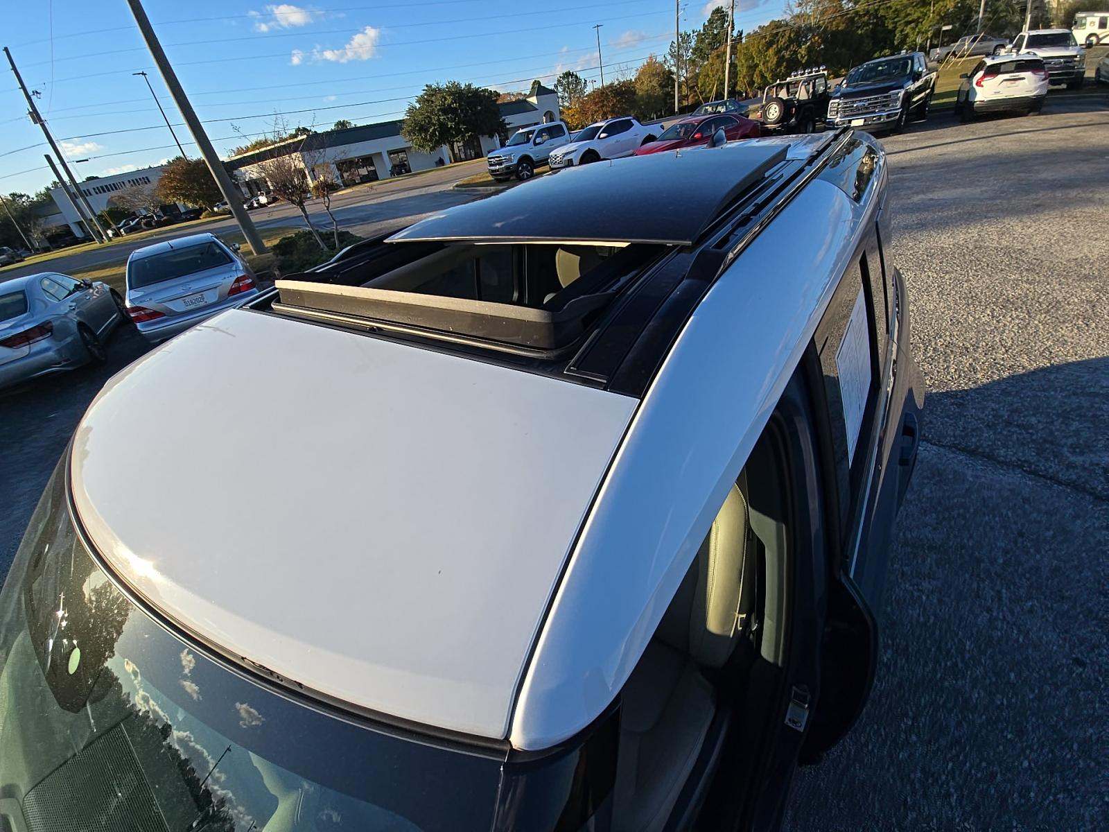 2023 Land Rover Defender 110 SE AWD