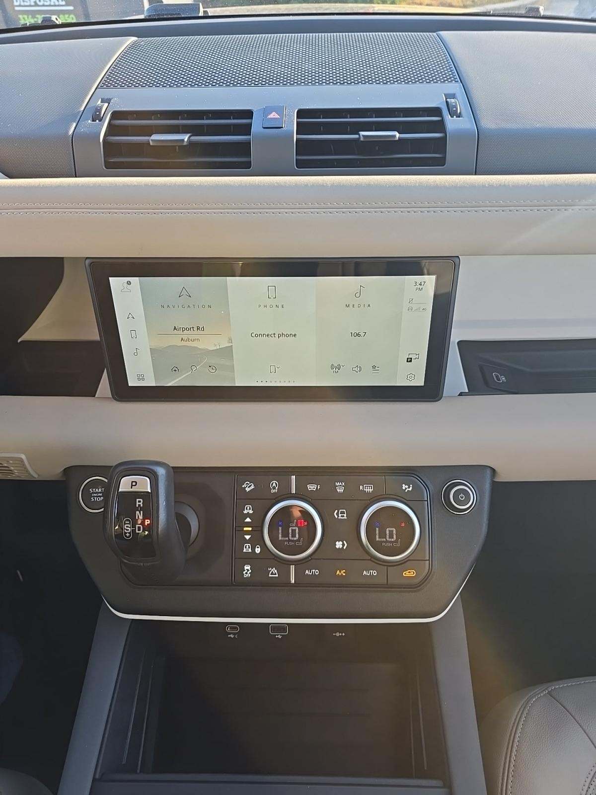 2023 Land Rover Defender 110 SE AWD