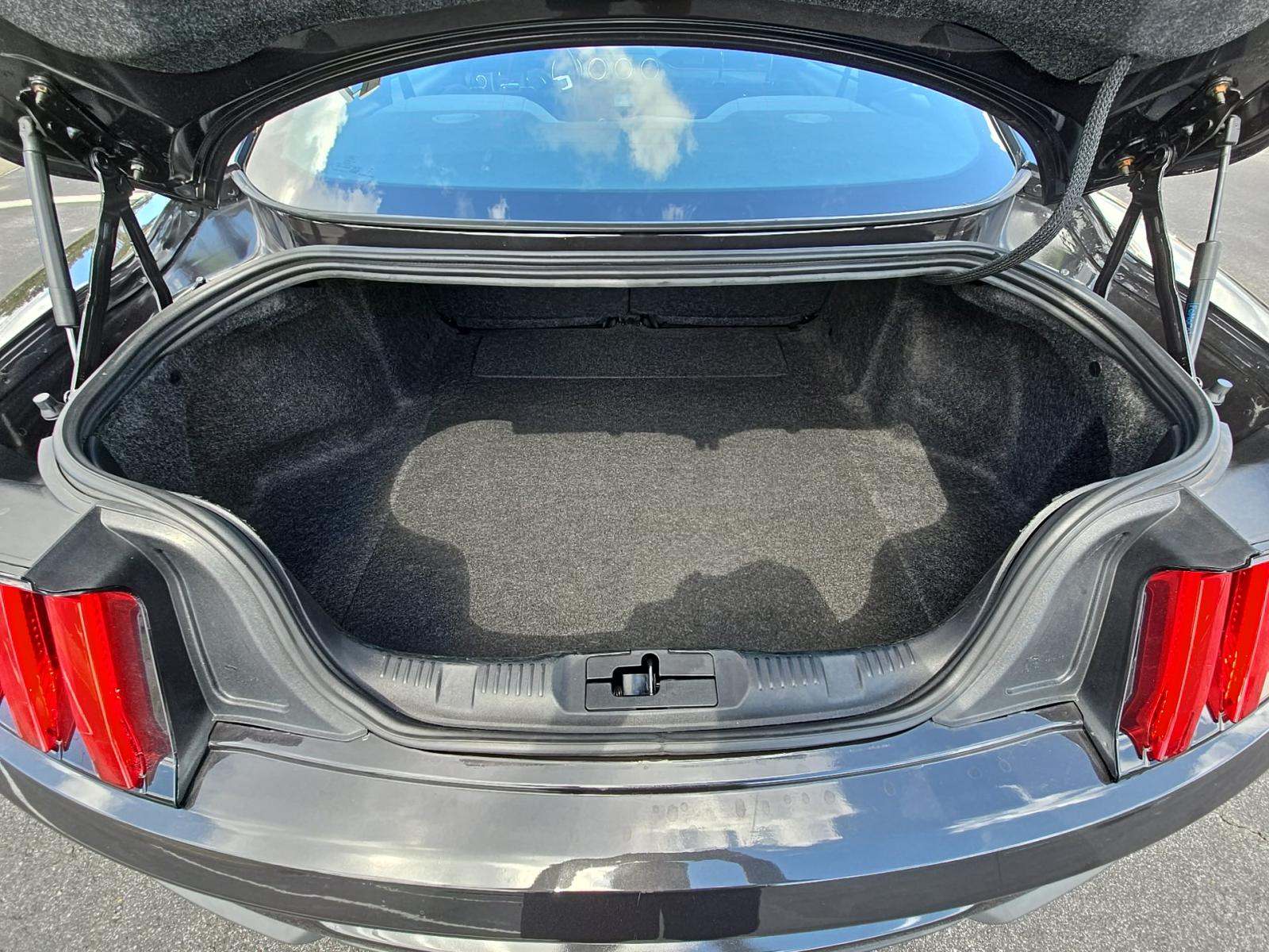 2023 Ford Mustang EcoBoost RWD