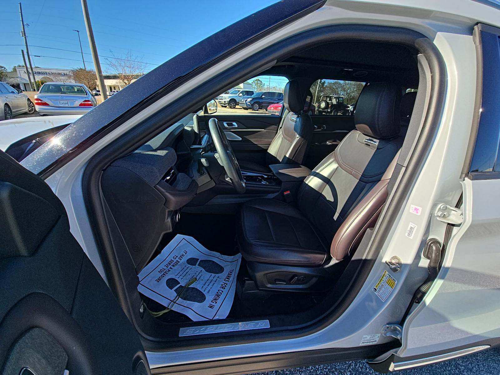 2025 Ford Explorer Platinum RWD