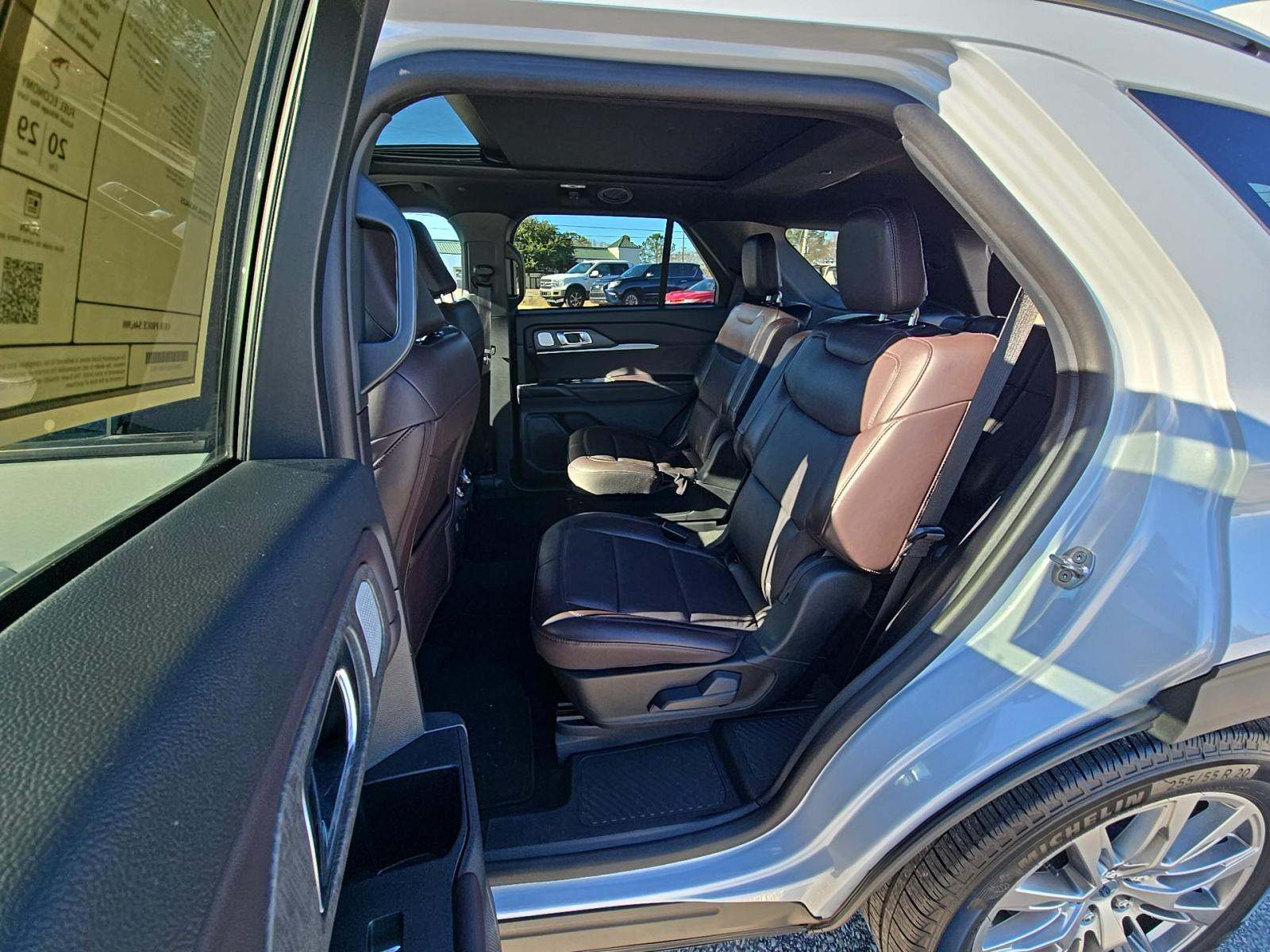 2025 Ford Explorer Platinum RWD