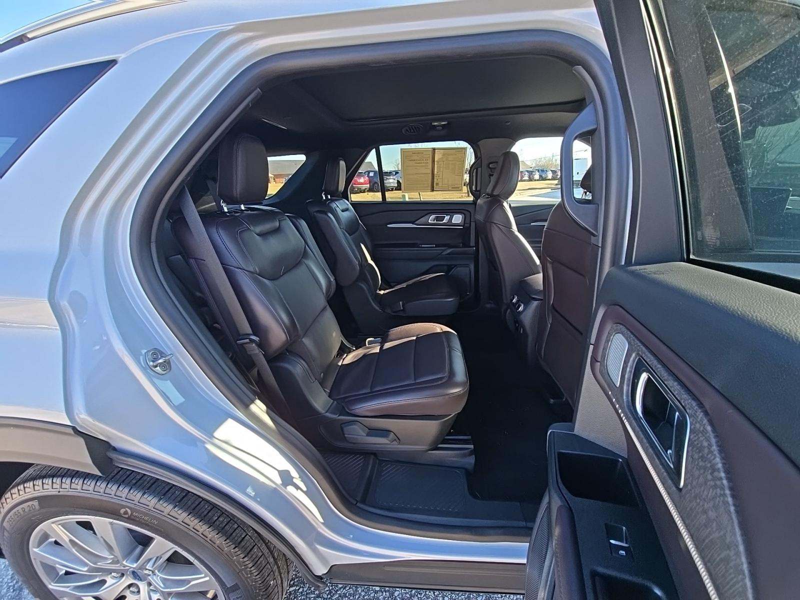 2025 Ford Explorer Platinum RWD