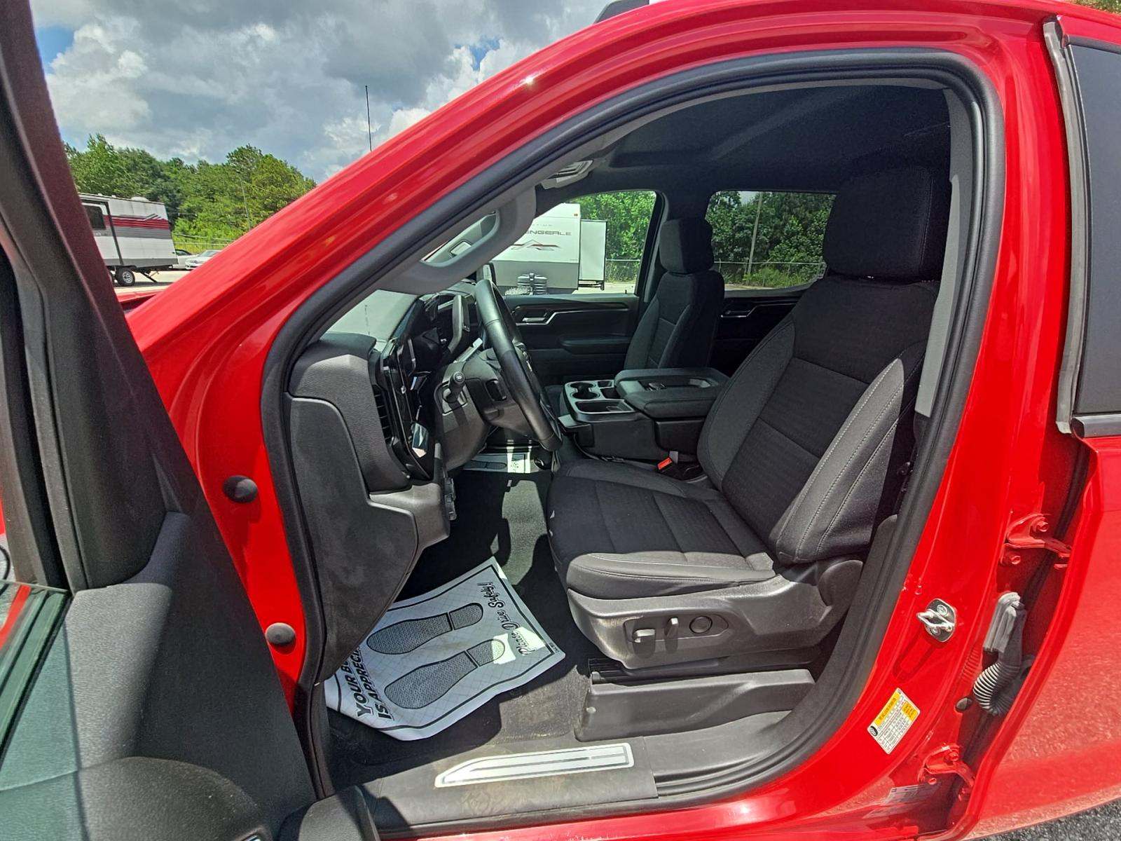 2023 Chevrolet Silverado 1500 LT AWD