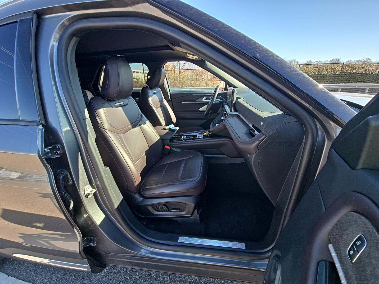 2025 Ford Explorer Platinum RWD