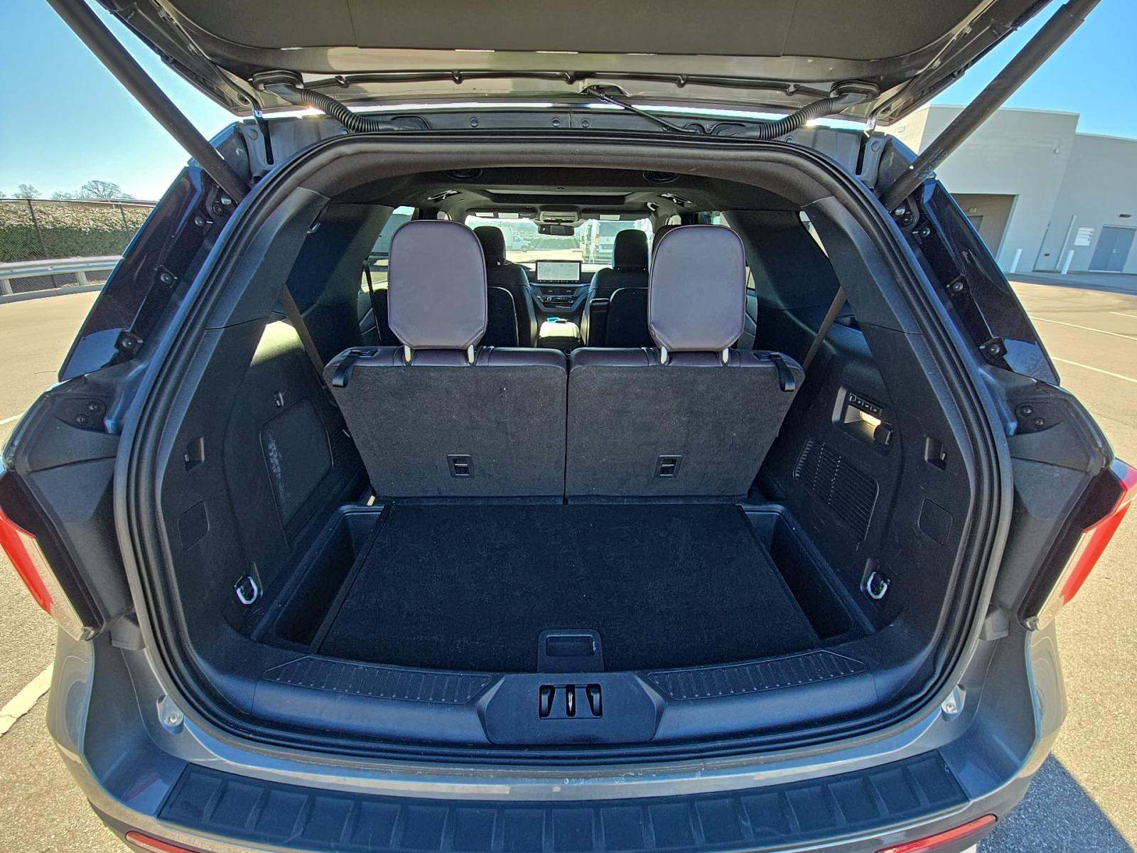 2025 Ford Explorer Platinum RWD