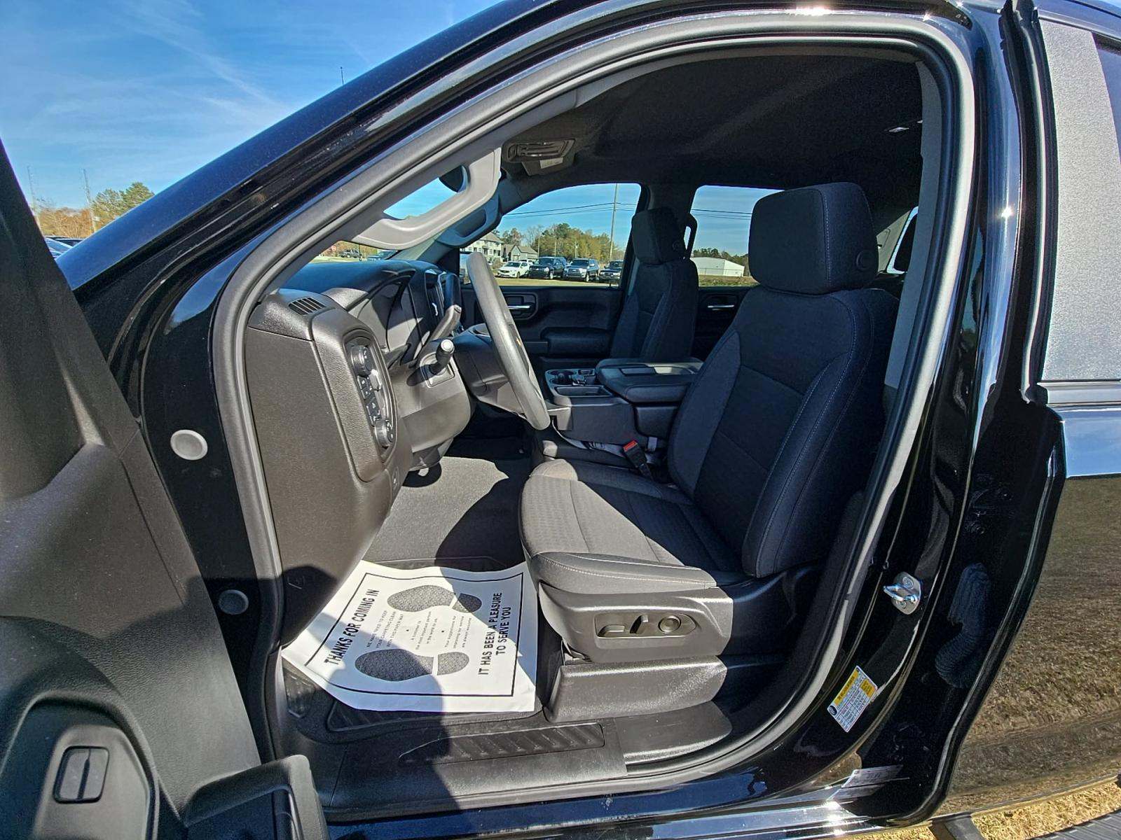 2024 Chevrolet Silverado 1500 Custom AWD