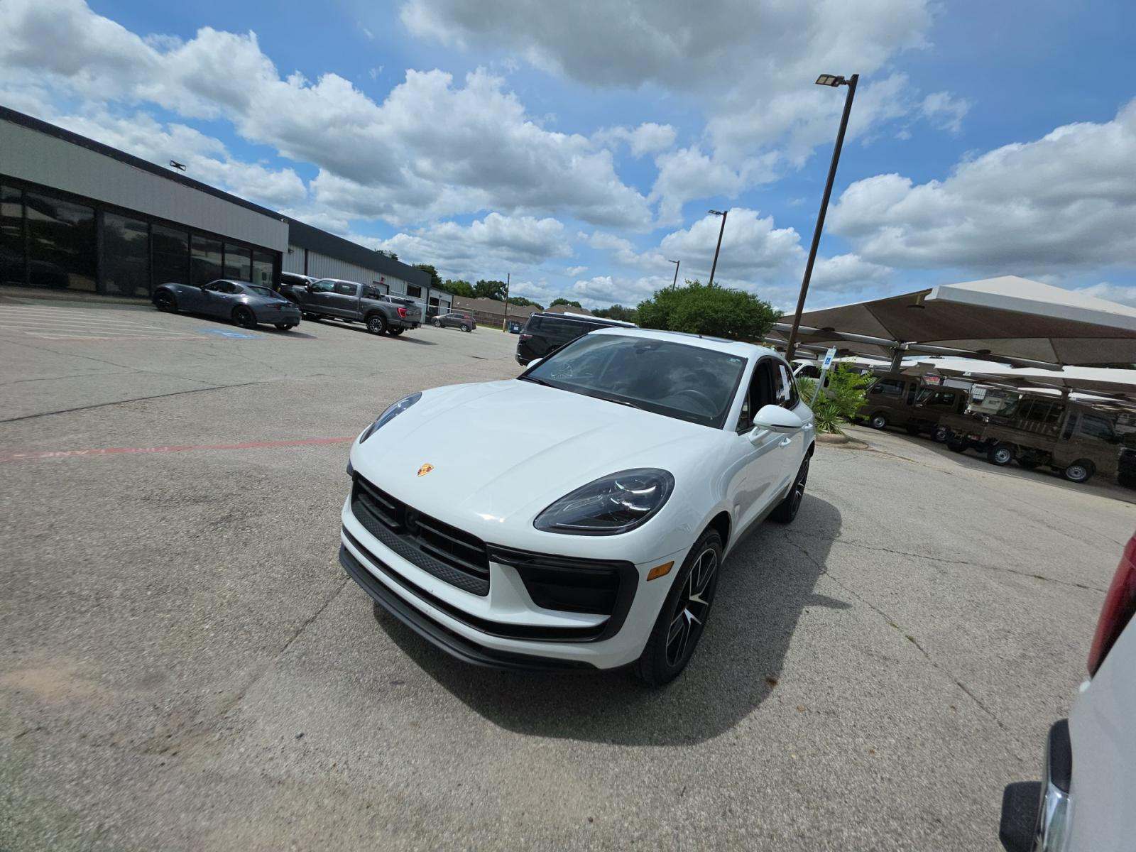 2023 Porsche Macan Base AWD
