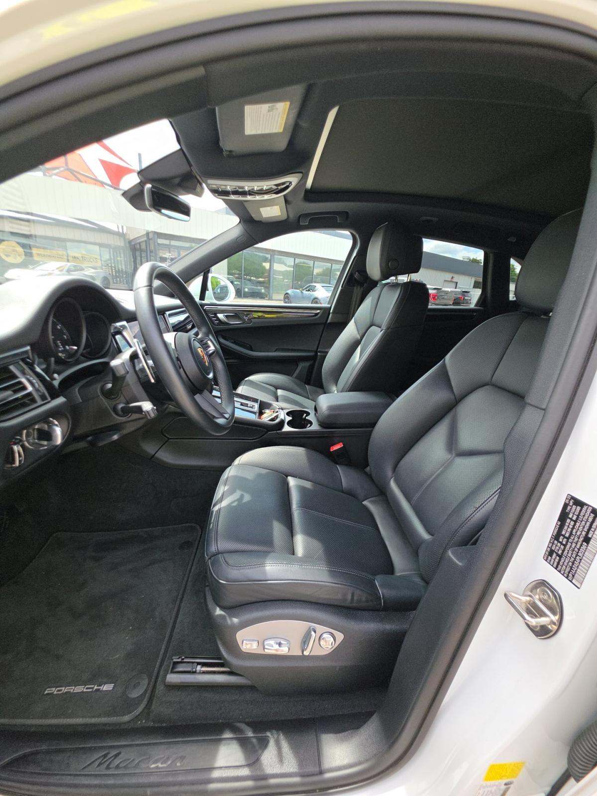 2023 Porsche Macan Base AWD