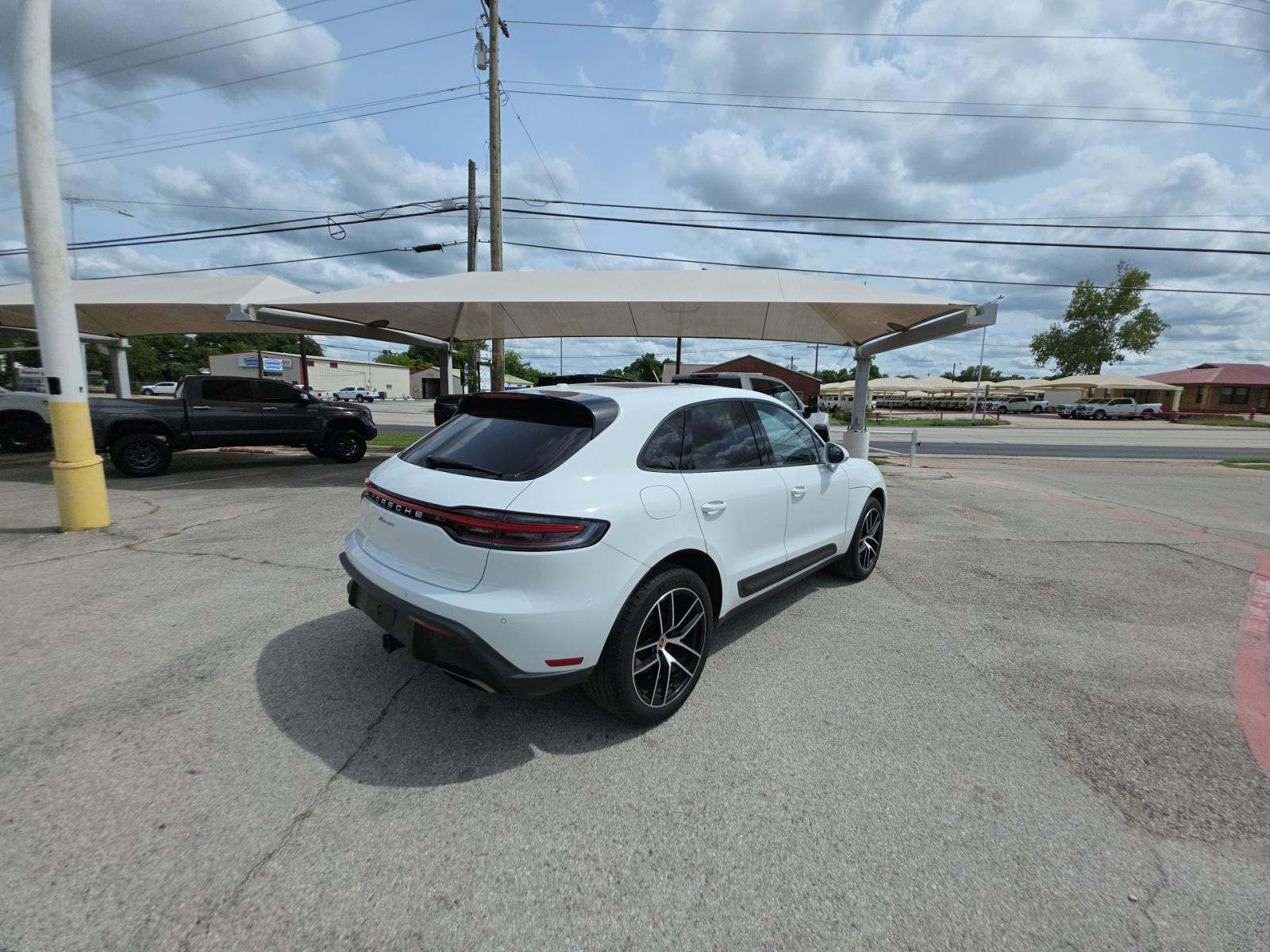 2023 Porsche Macan Base AWD