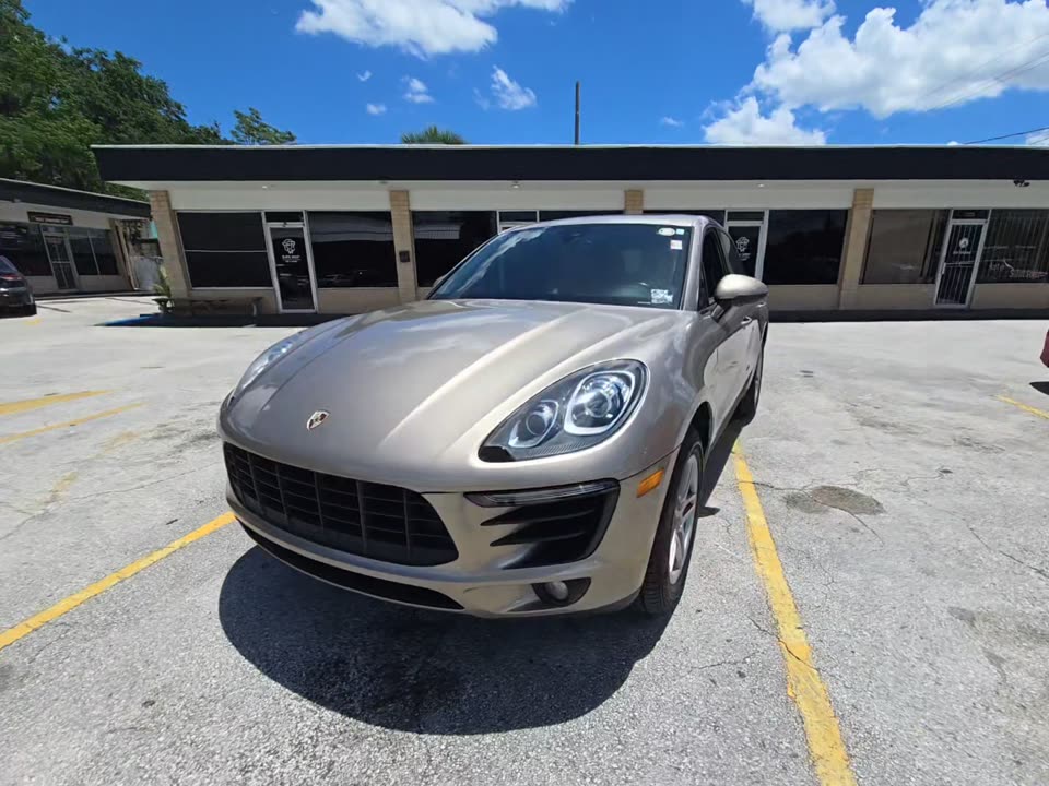 2017 Porsche Macan Base AWD