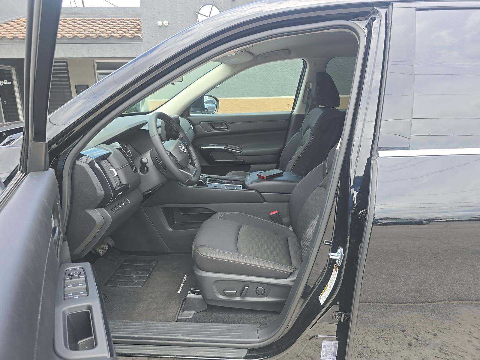 2026 Nissan Pathfinder SV FWD