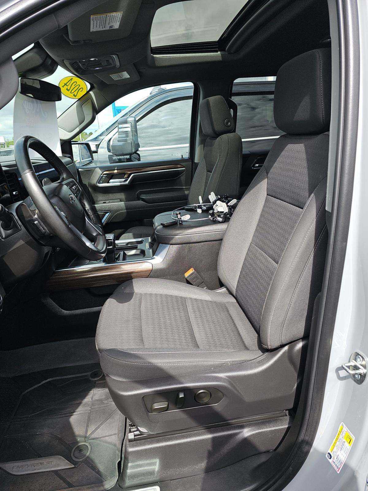 2024 Chevrolet Silverado 1500 RST AWD