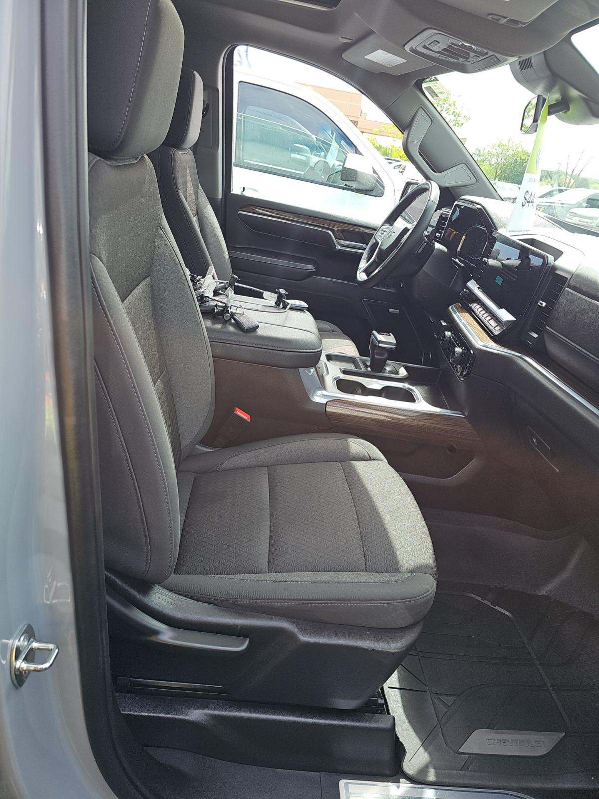 2024 Chevrolet Silverado 1500 RST AWD