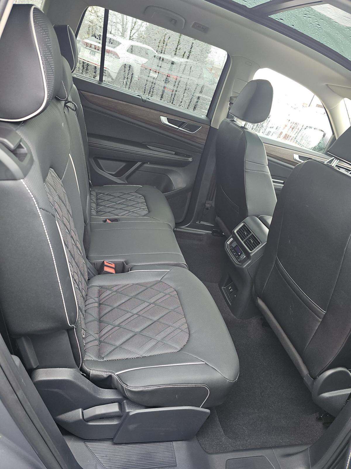 2025 Volkswagen Atlas 2.0T SEL Premium R-Line AWD