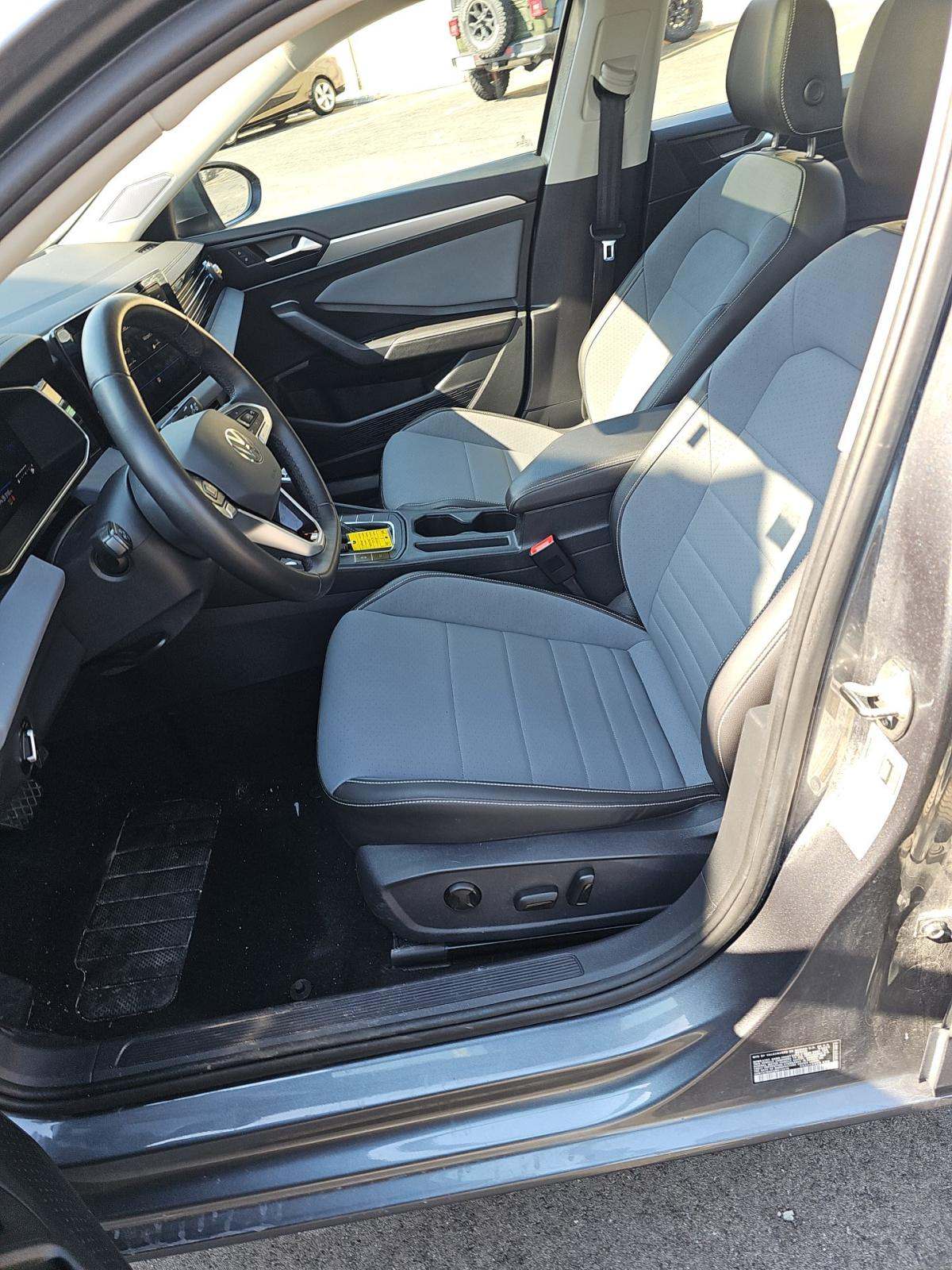 2025 Volkswagen Jetta 1.5T SE FWD