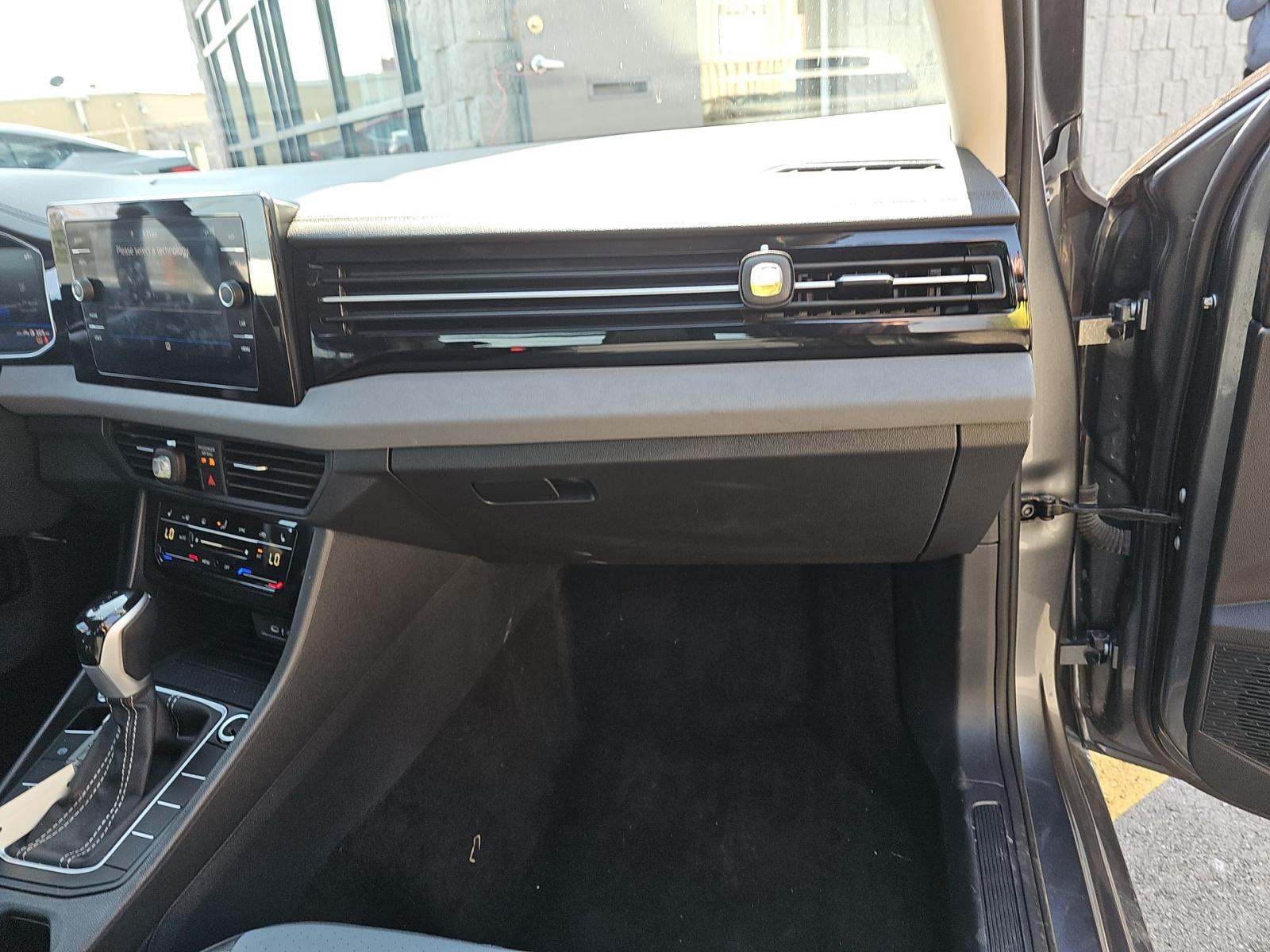 2025 Volkswagen Jetta 1.5T SE FWD