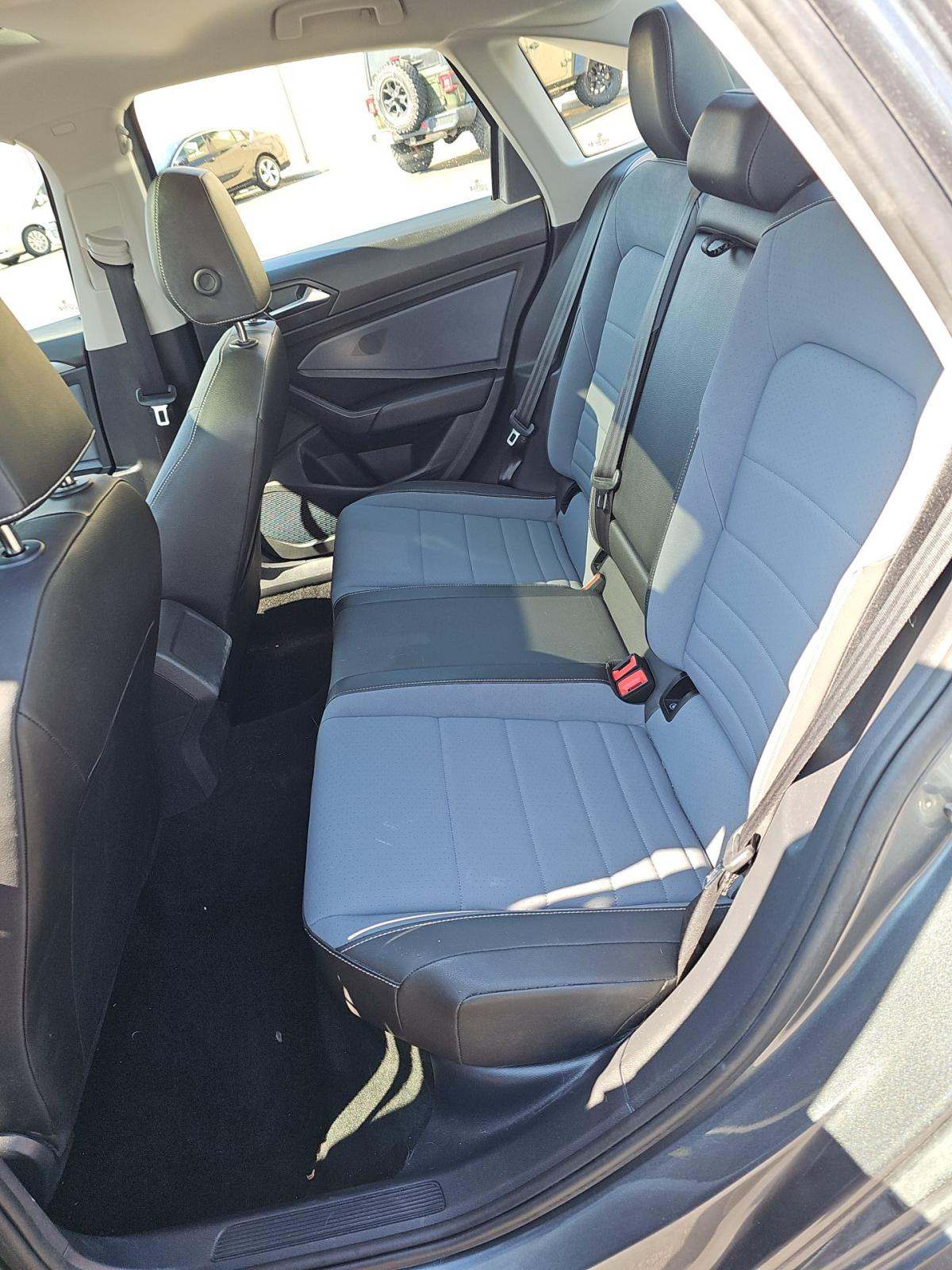 2025 Volkswagen Jetta 1.5T SE FWD