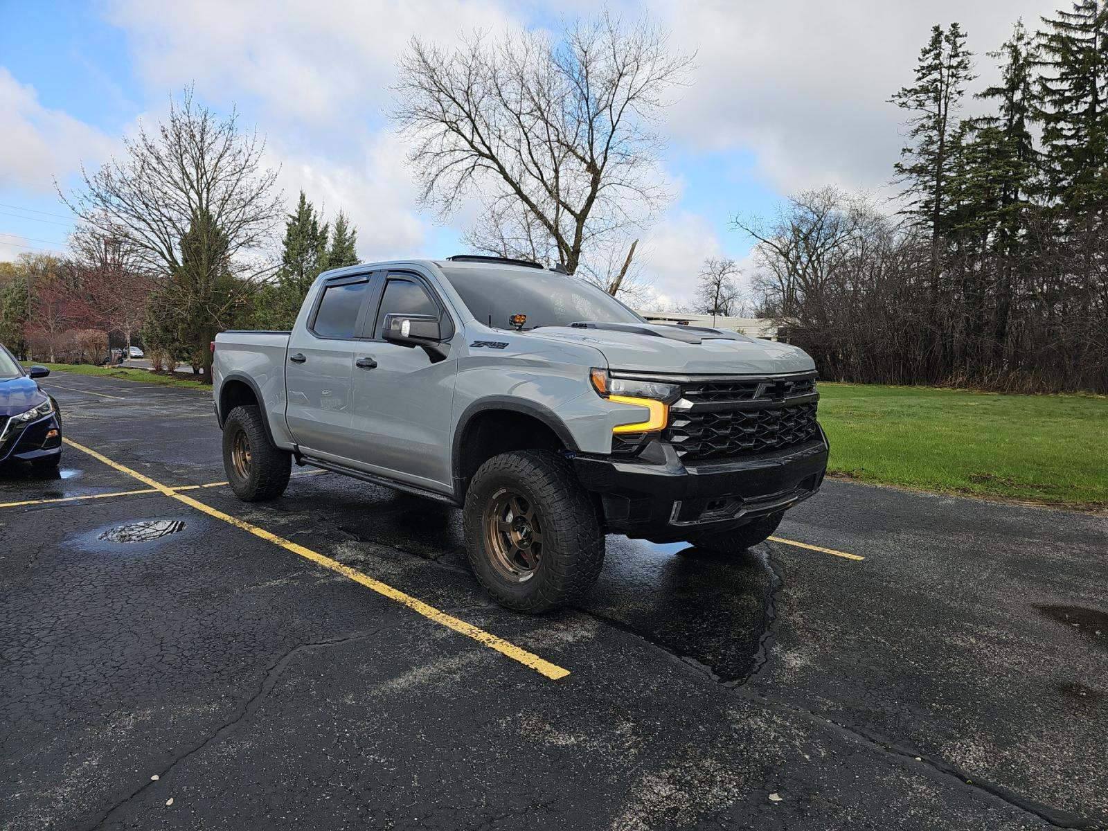 CHEVROLET SILVERADO - 4