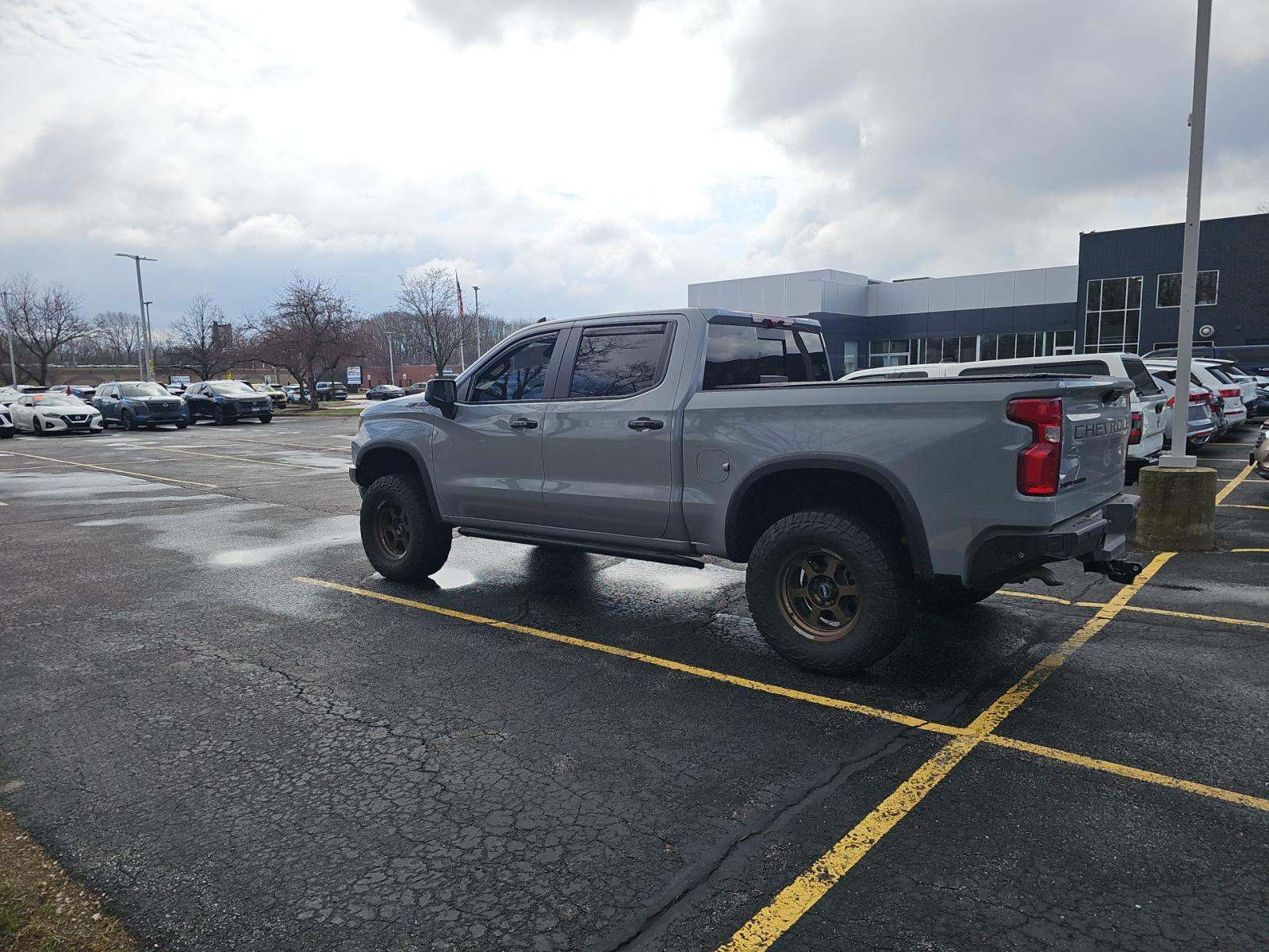 CHEVROLET SILVERADO - 2