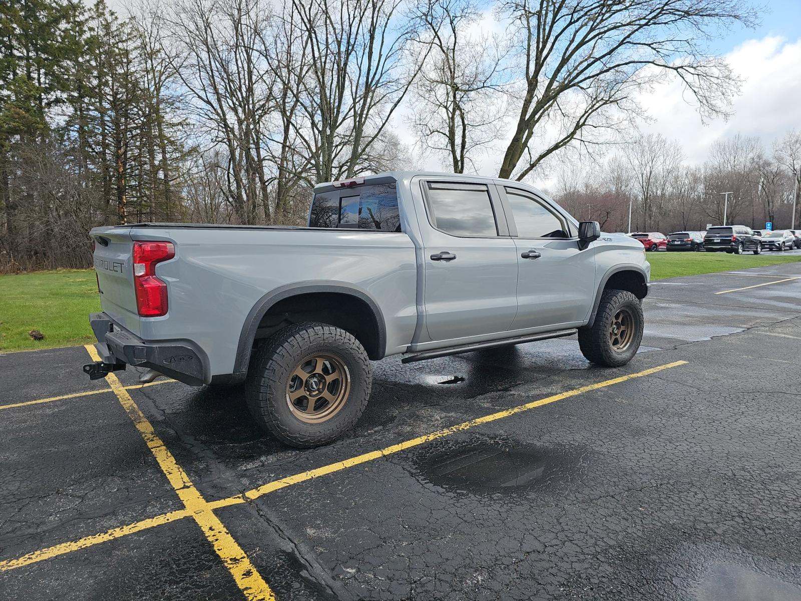 CHEVROLET SILVERADO - 3