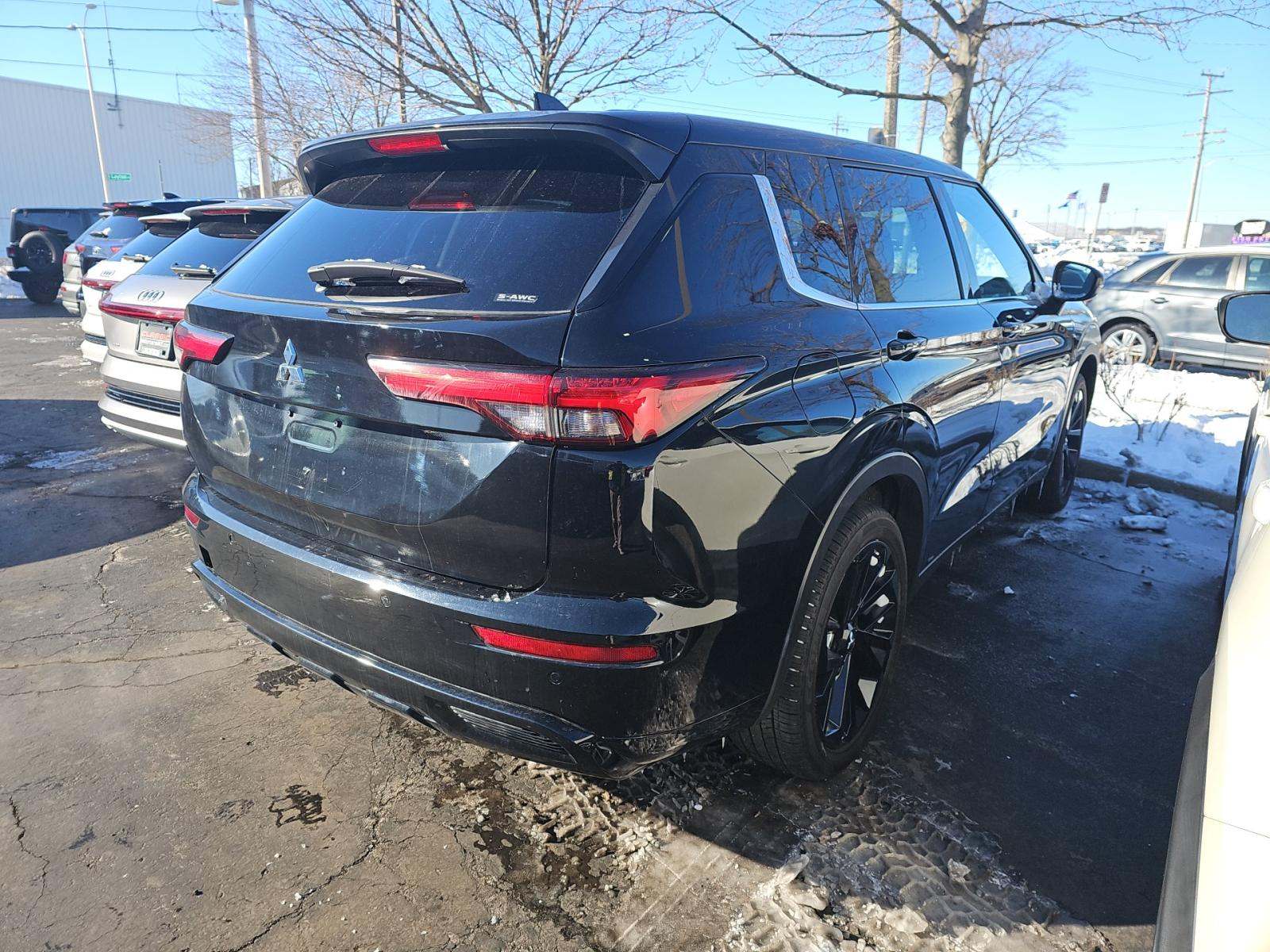 2023 Mitsubishi Outlander SE AWD