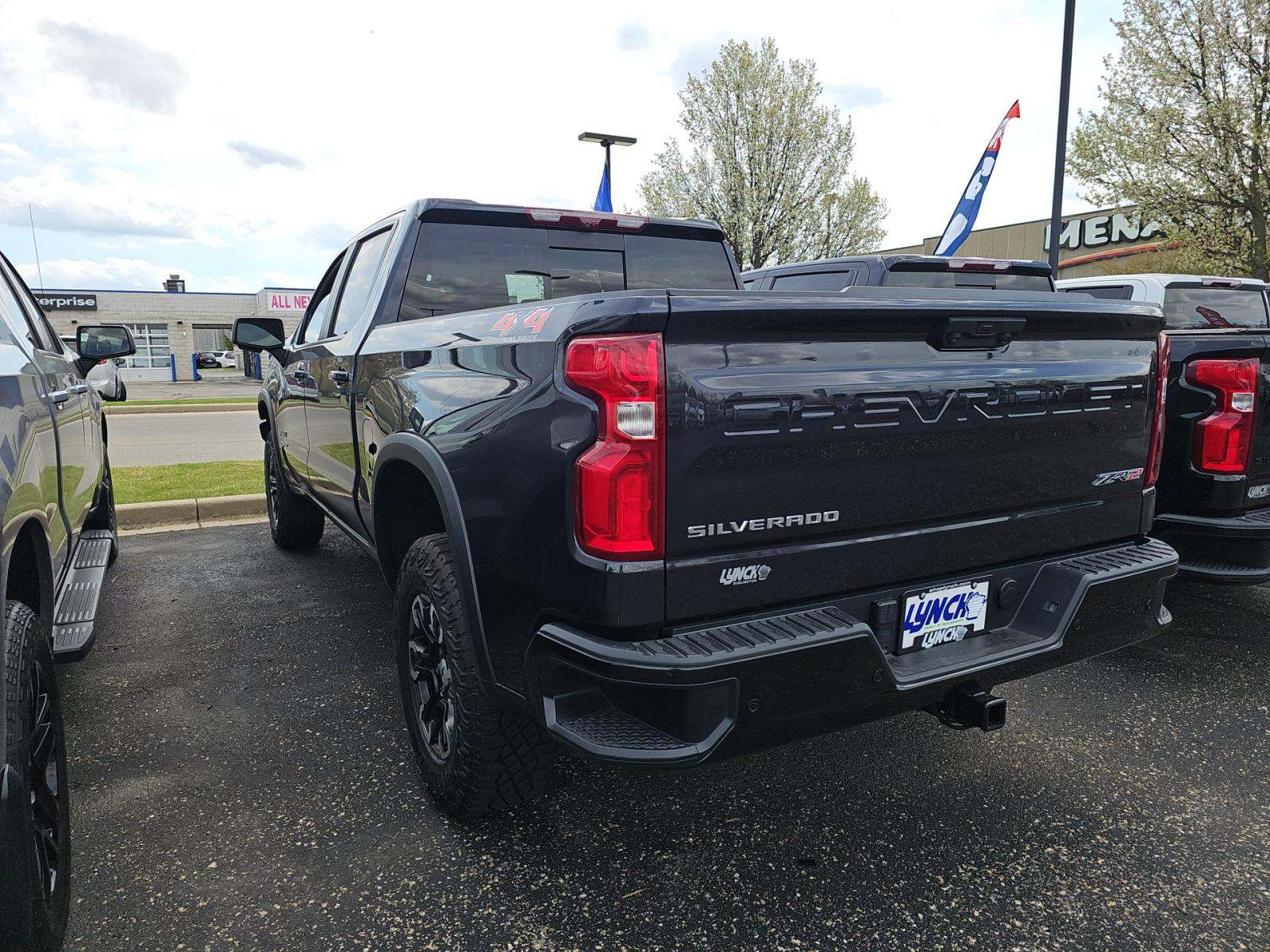 CHEVROLET SILVERADO - 2