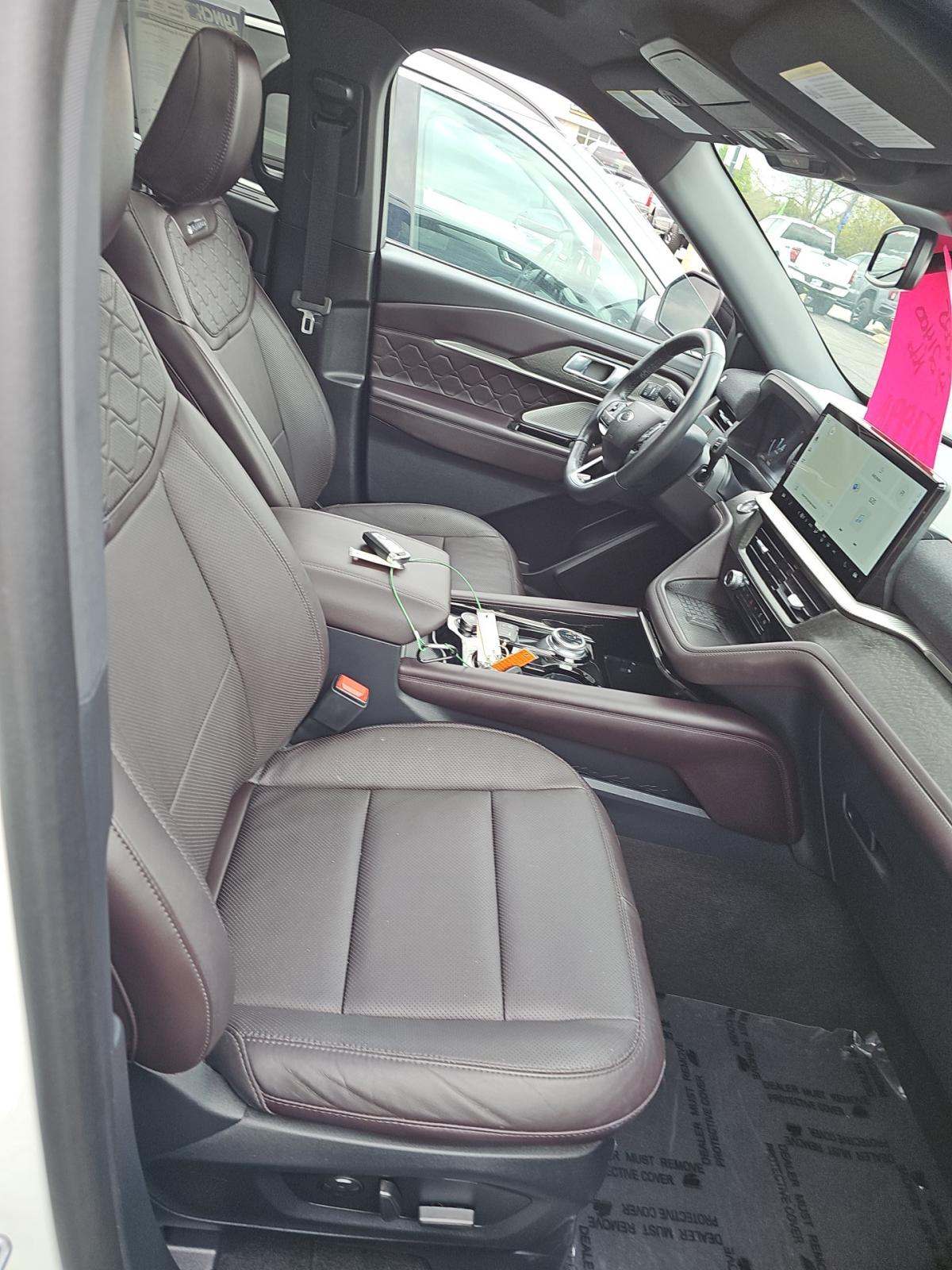 2025 Ford Explorer Platinum AWD