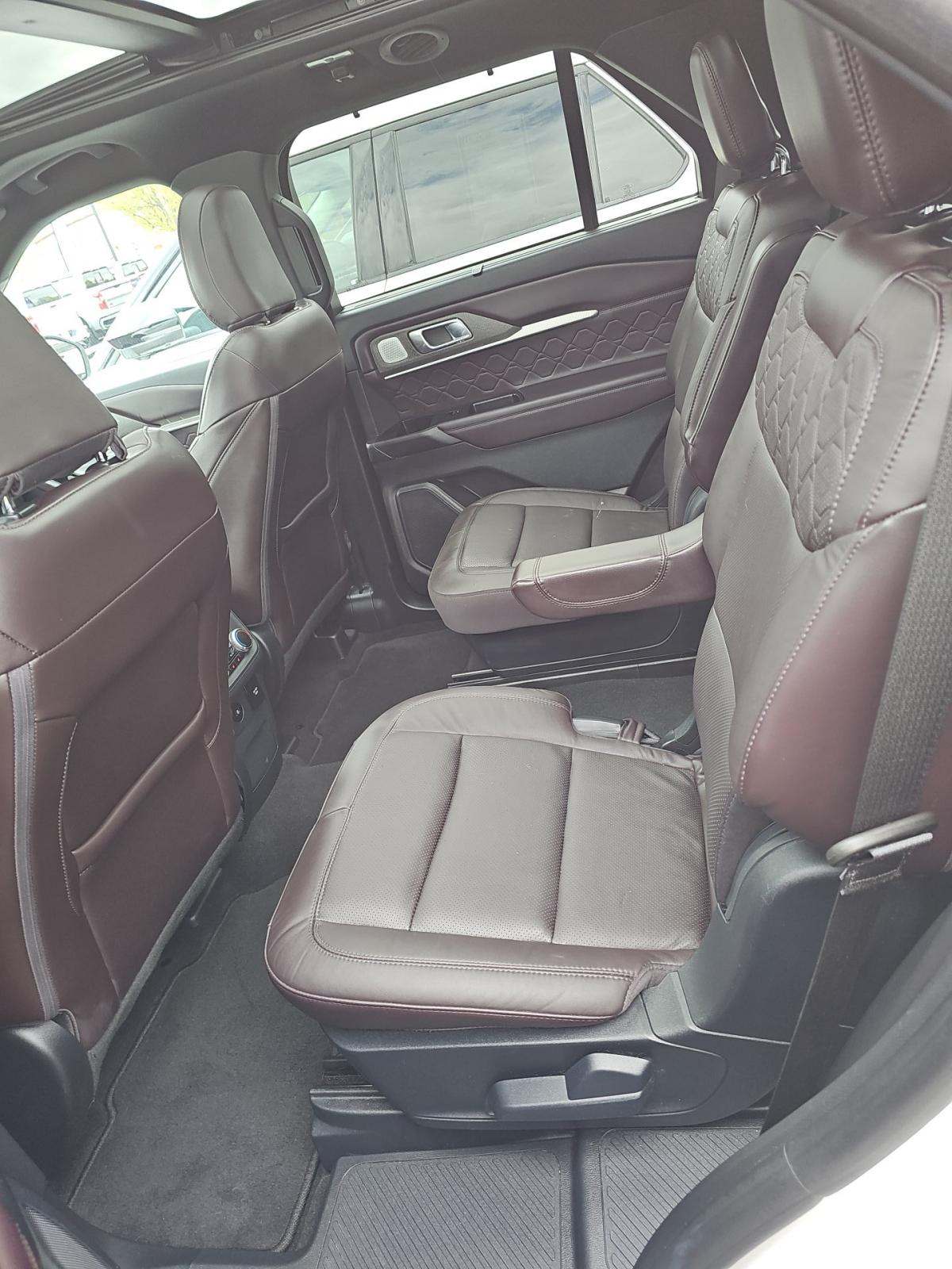 2025 Ford Explorer Platinum AWD