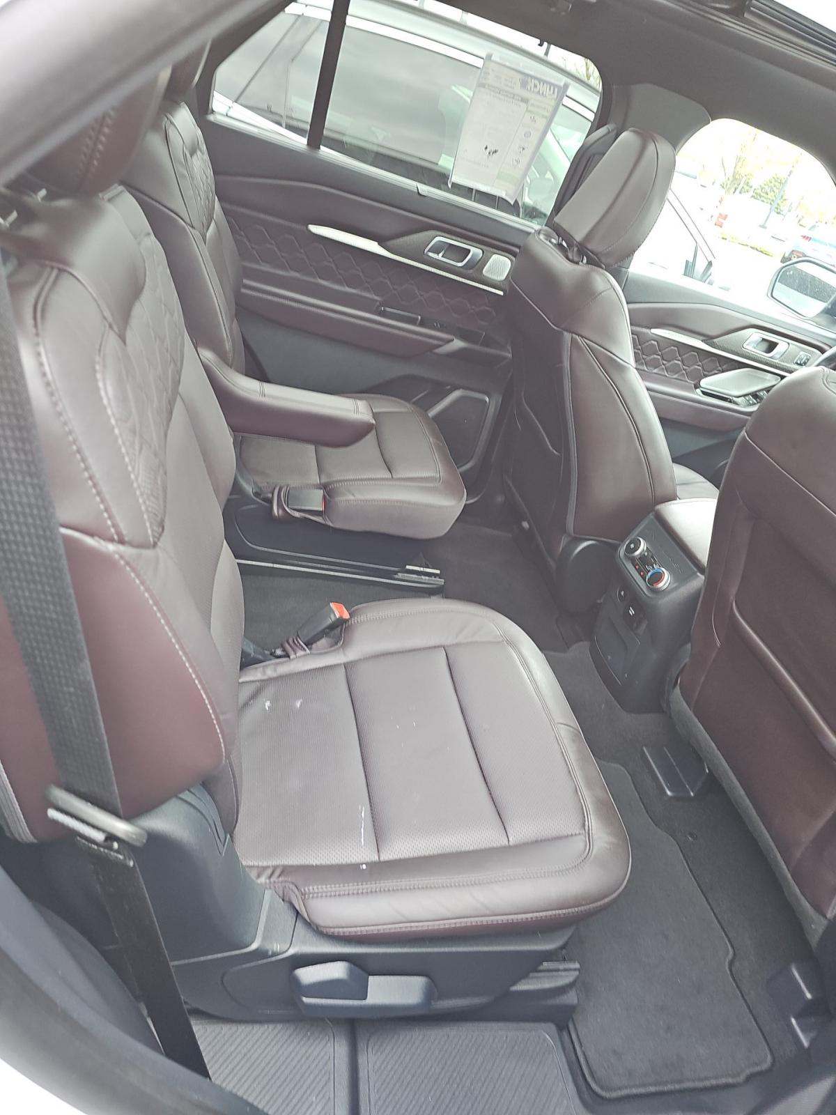 2025 Ford Explorer Platinum AWD