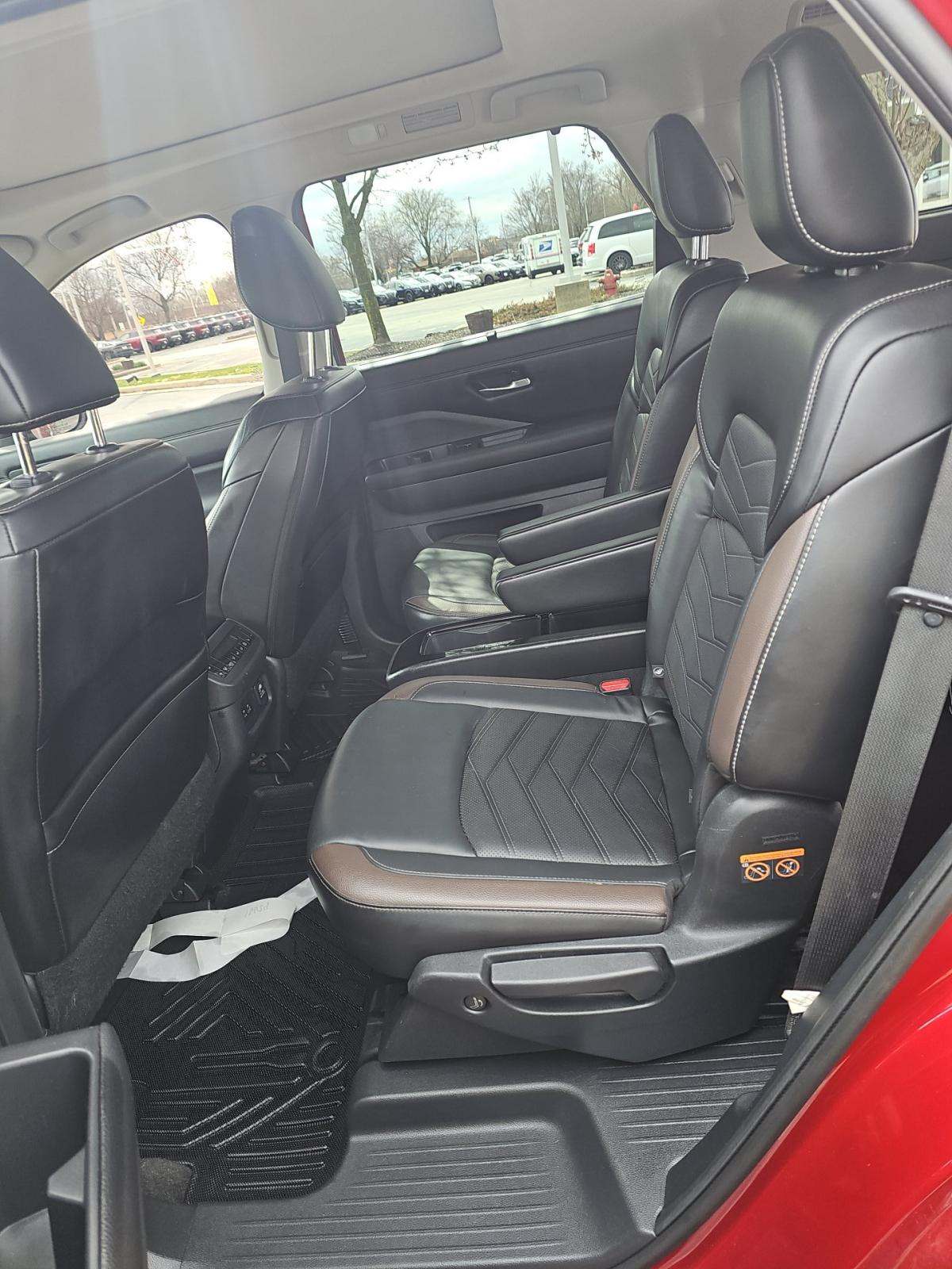 2023 Nissan Pathfinder Platinum AWD