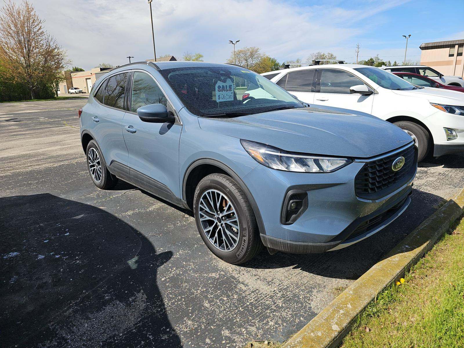 FORD ESCAPE - 4