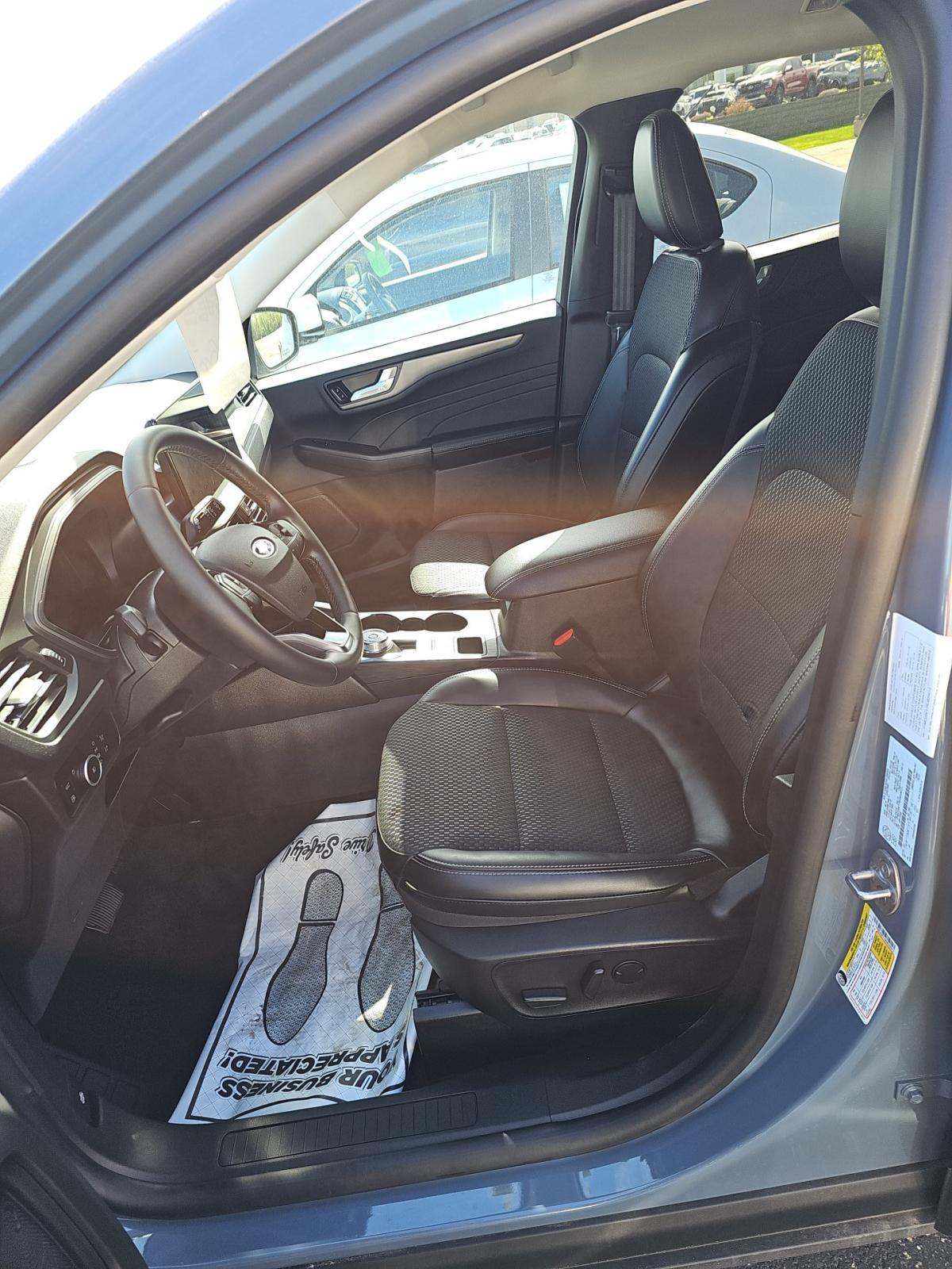FORD ESCAPE - 6