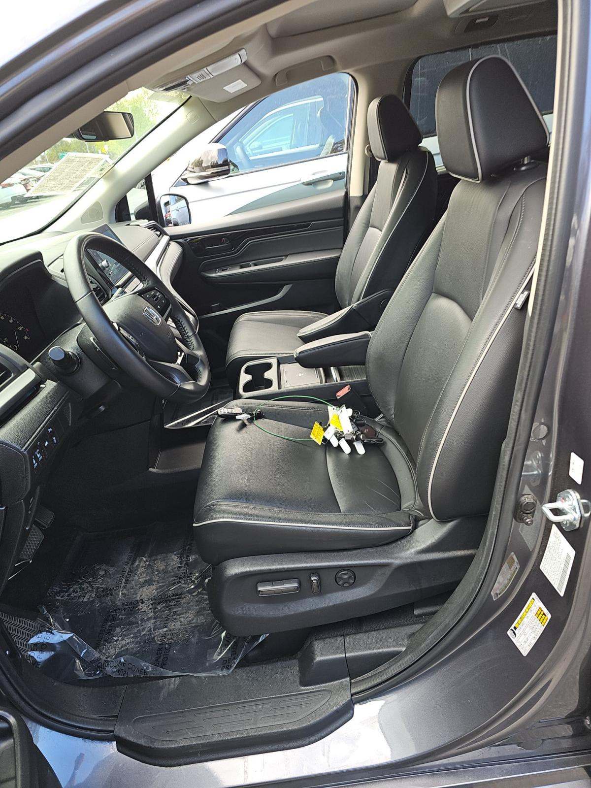 2025 Honda Odyssey Touring FWD