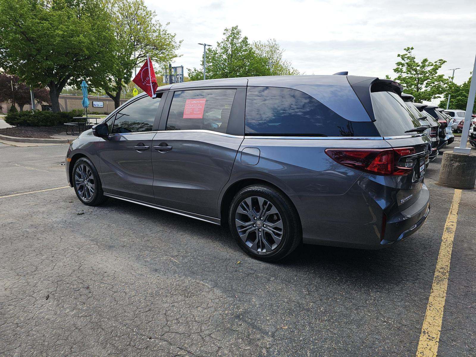 2025 Honda Odyssey Touring FWD