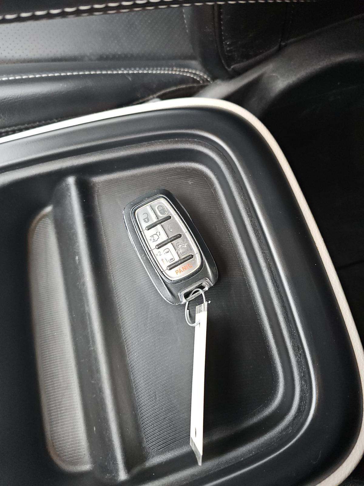 CHRYSLER VOYAGER - 8