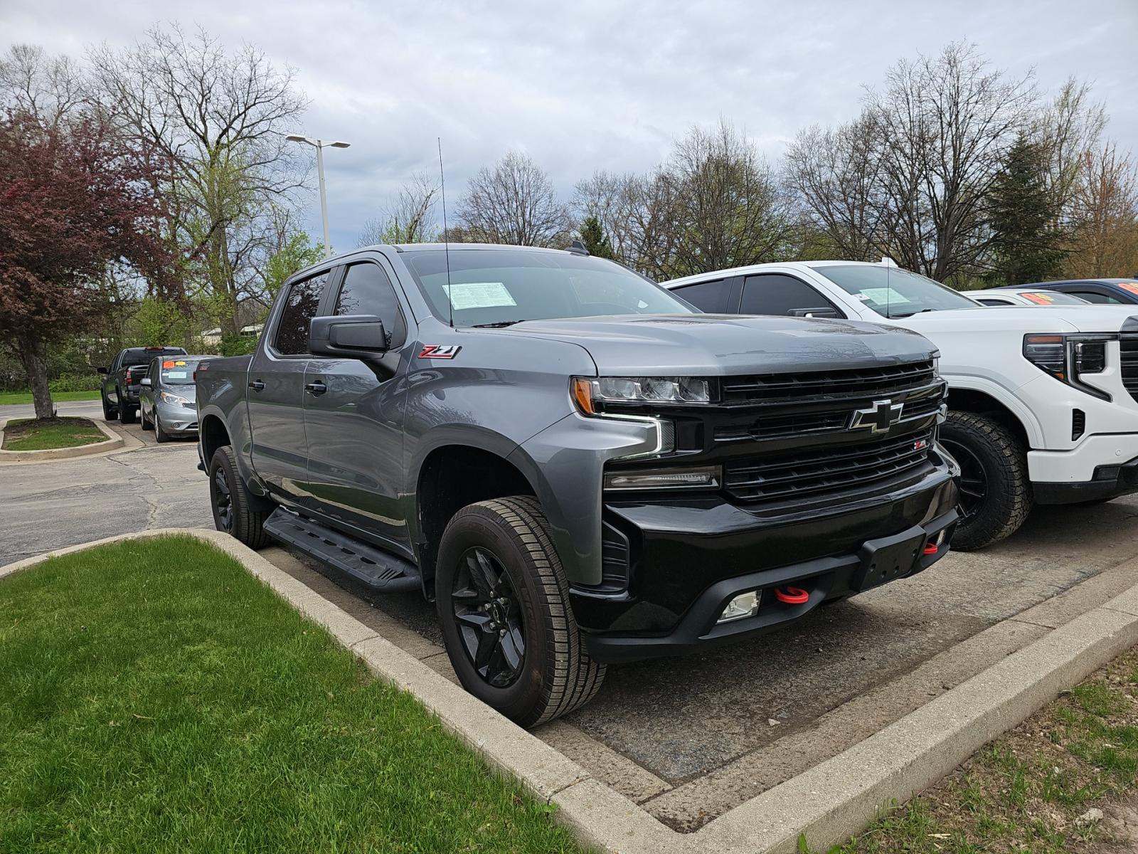 CHEVROLET SILVERADO - 4