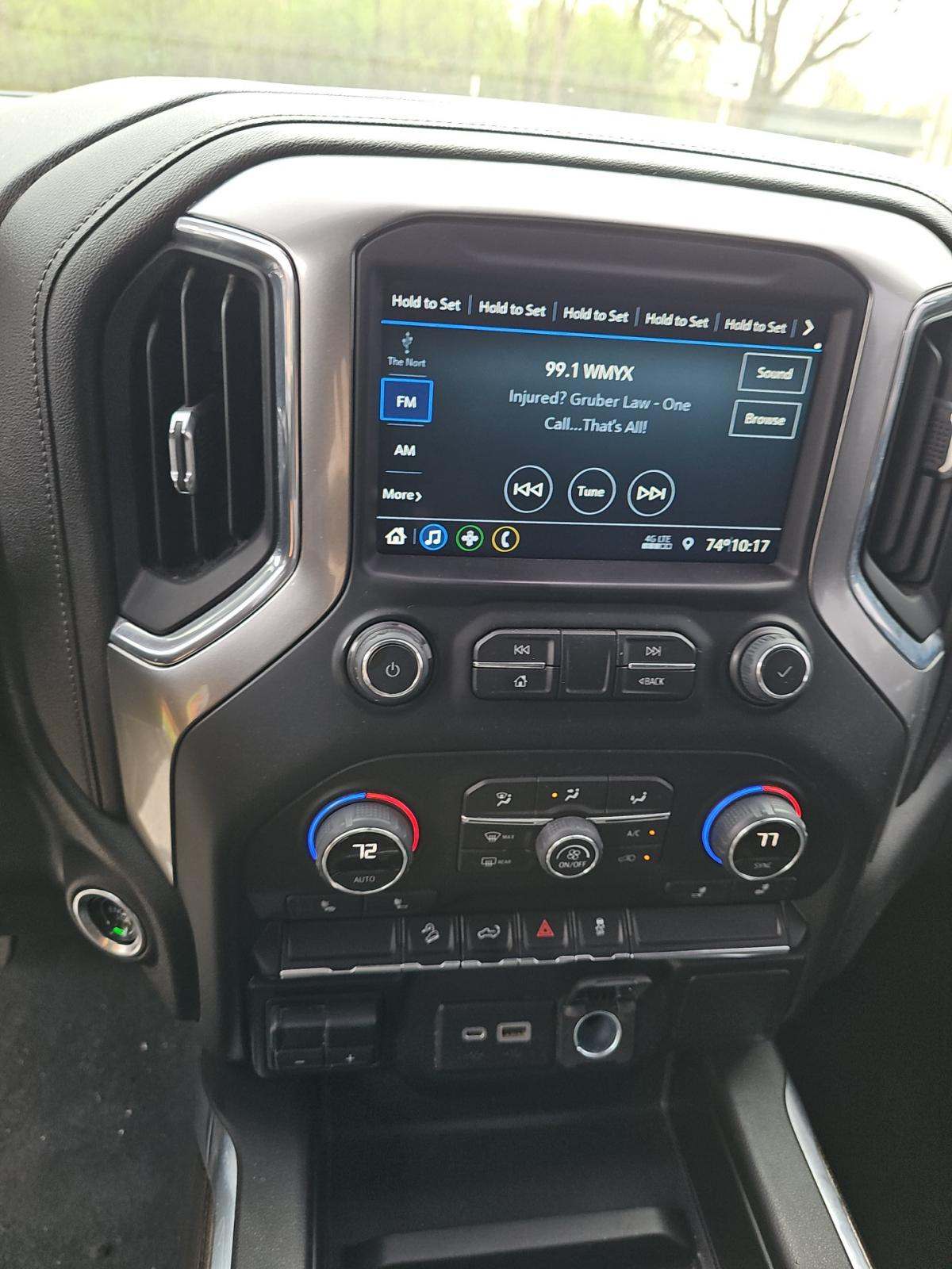 CHEVROLET SILVERADO - 10