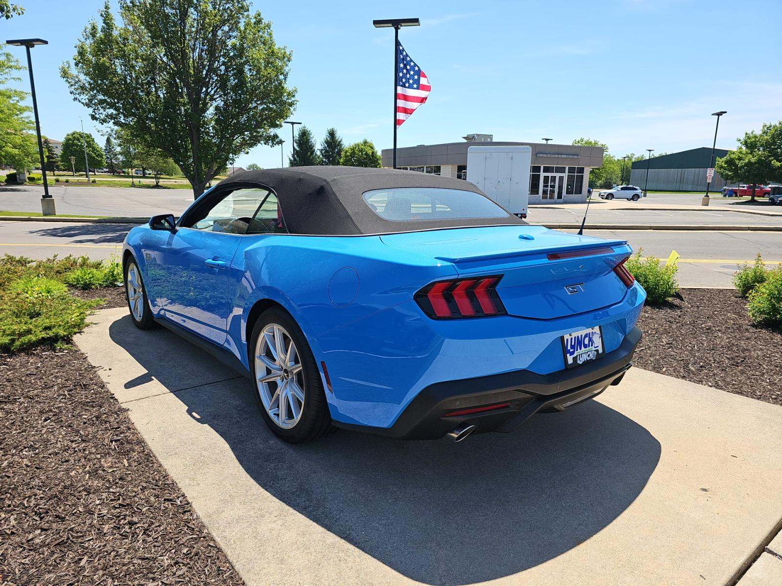 FORD MUSTANG - 2