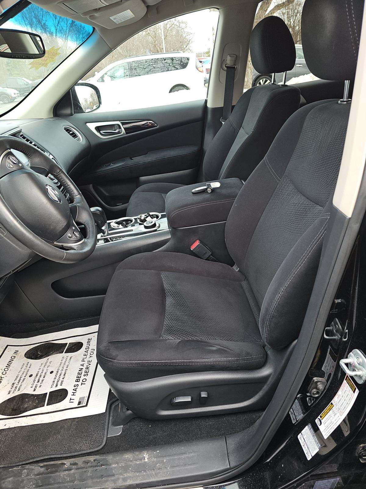 2015 Nissan Pathfinder SV AWD